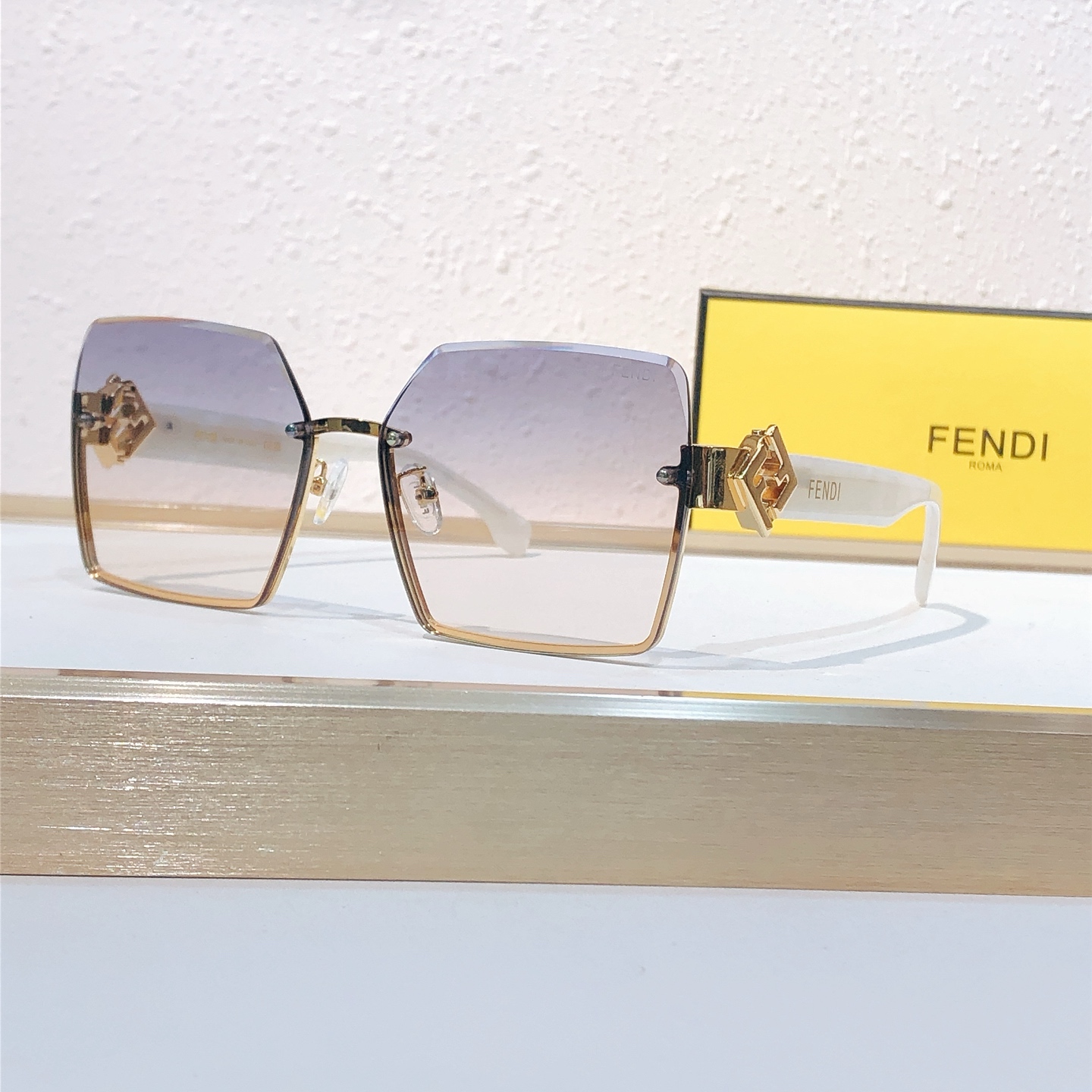 Fendi FENDI*MODEL：FE 40151I