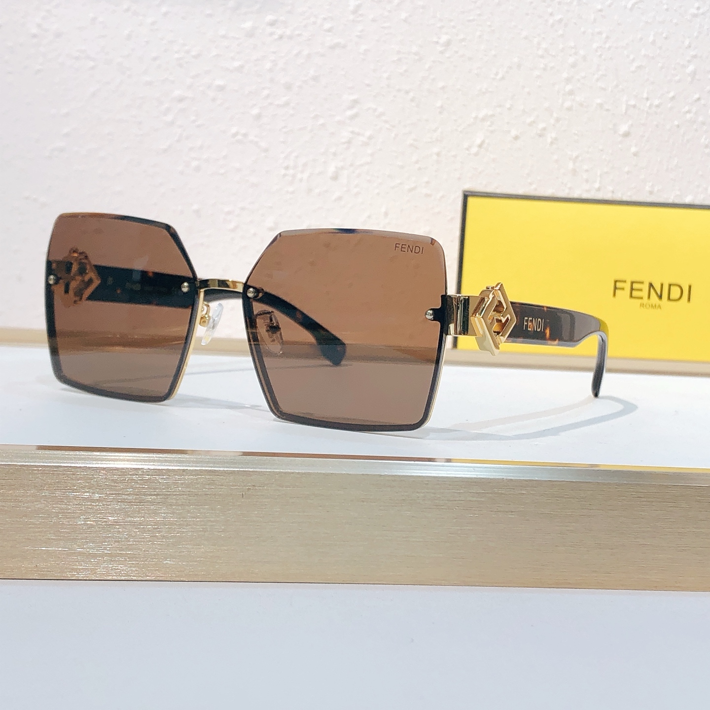 Fendi FENDI*MODEL：FE 40151I