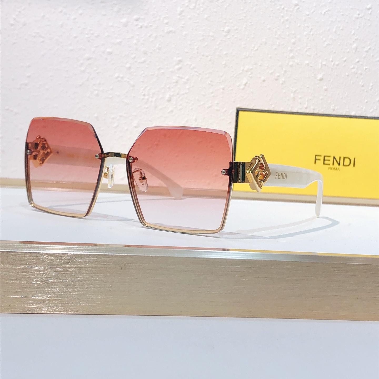 Fendi FENDI*MODEL：FE 40151I