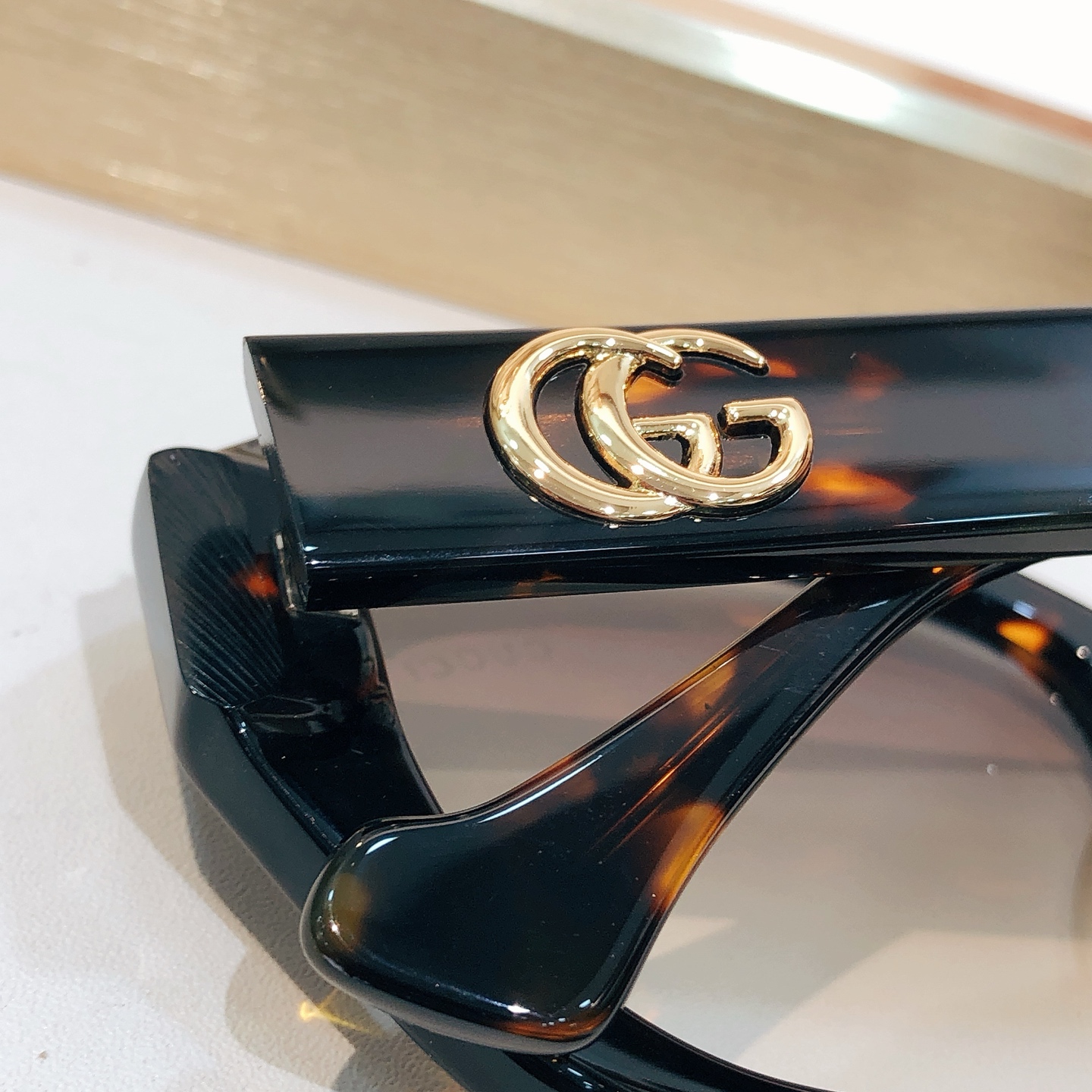 Gucci GUCC* MODEL：GG1553S