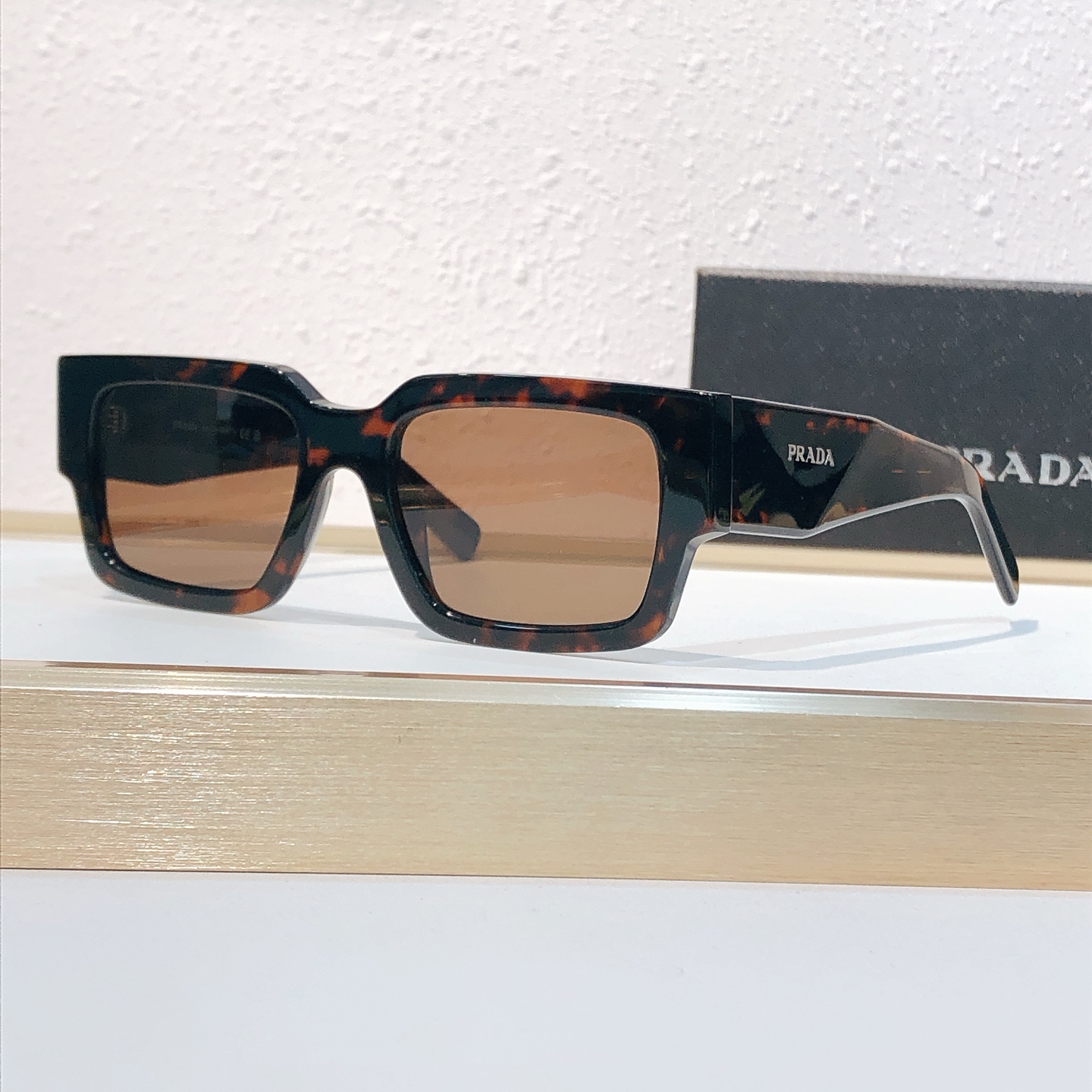 Prada PRAD*