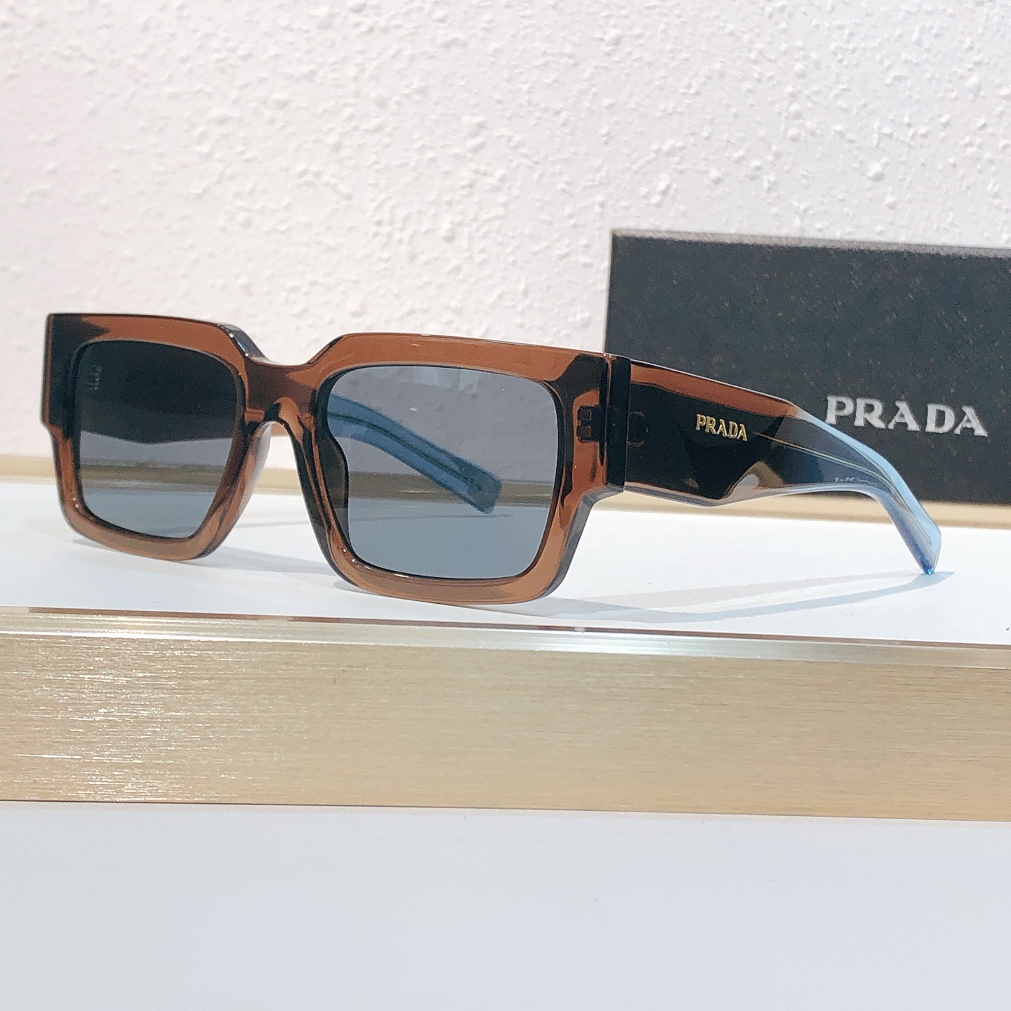 Prada PRAD*