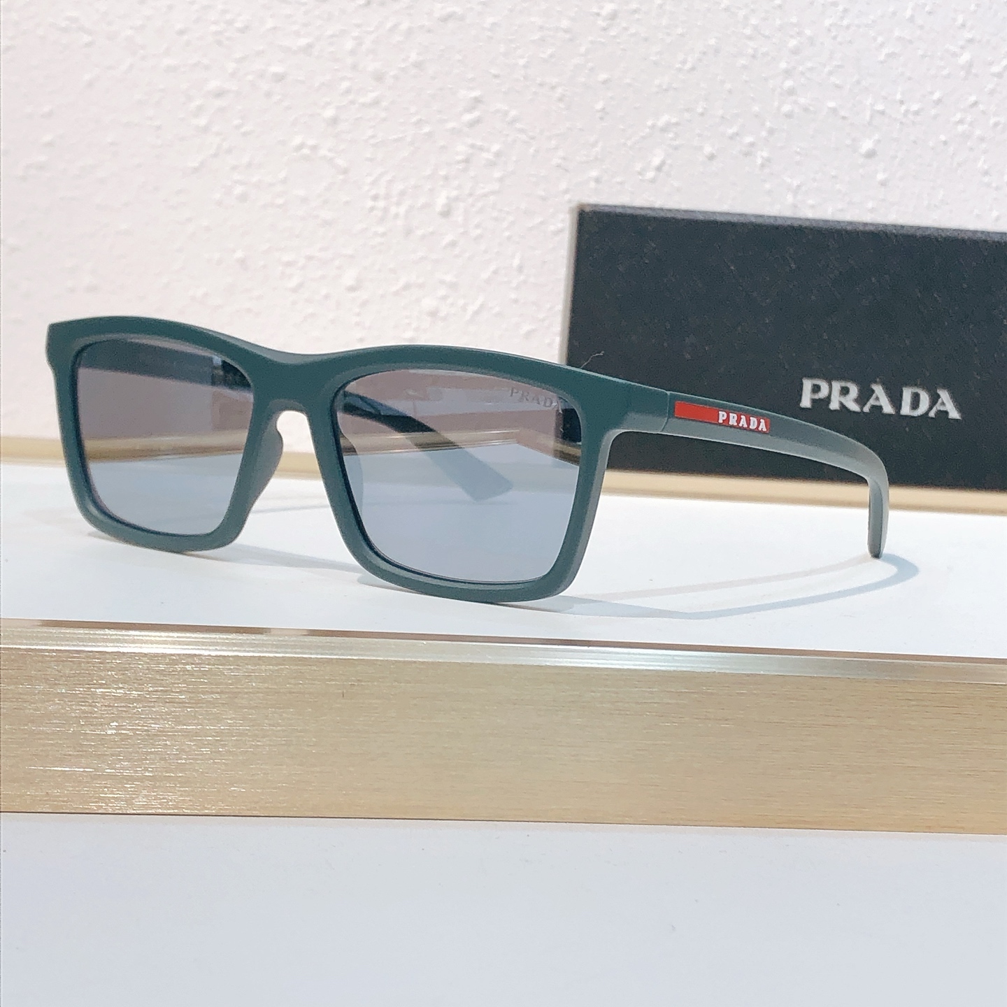 Prada PRAD*