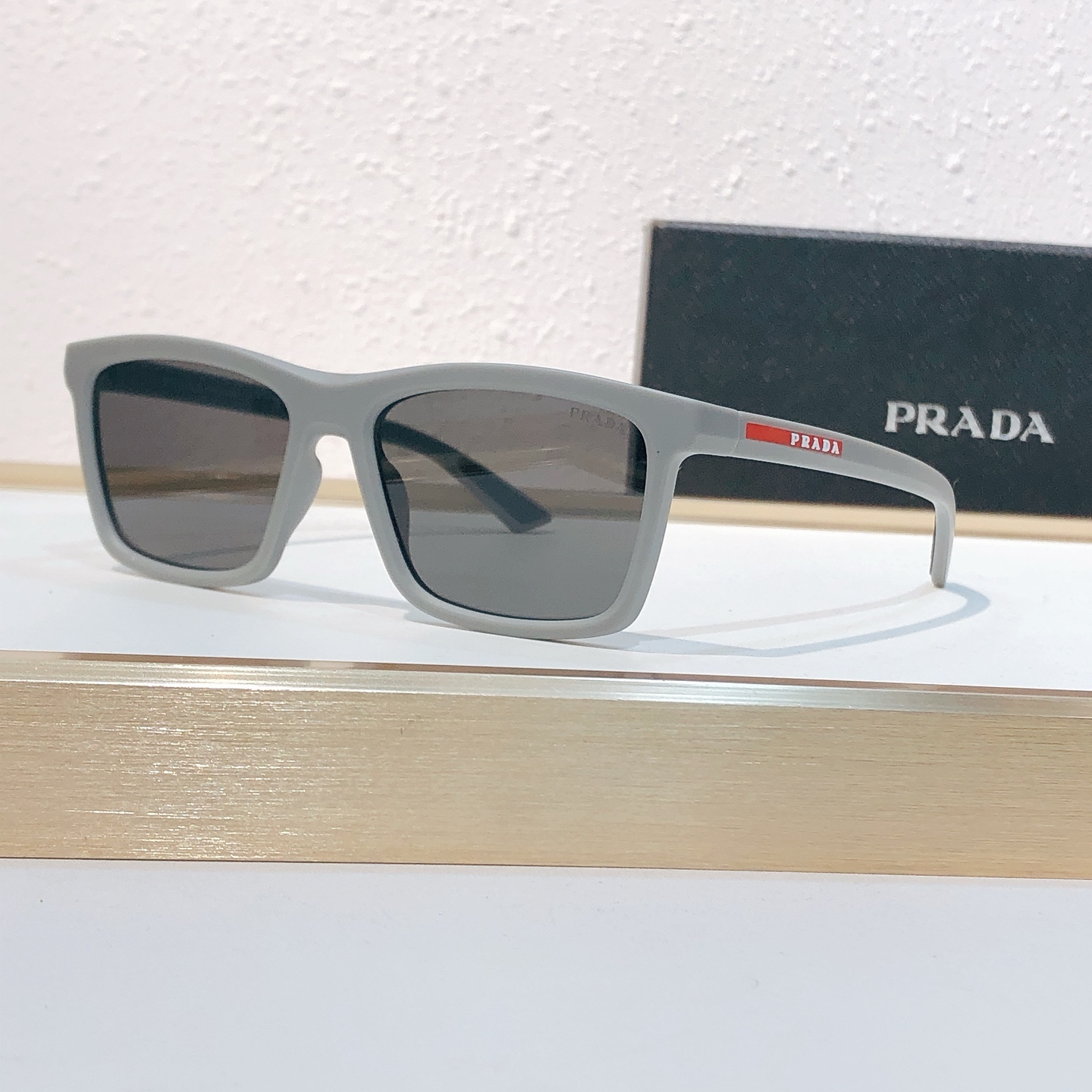 Prada PRAD*