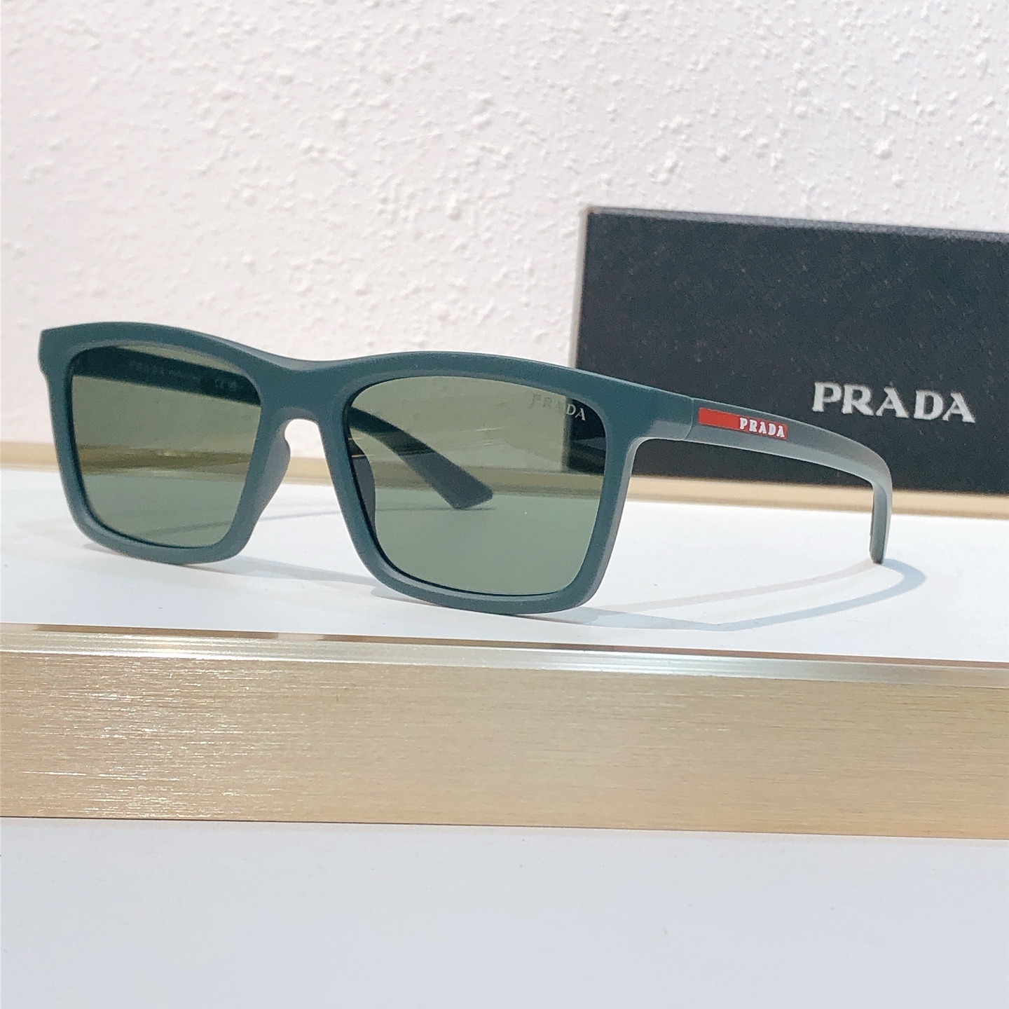 Prada PRAD*