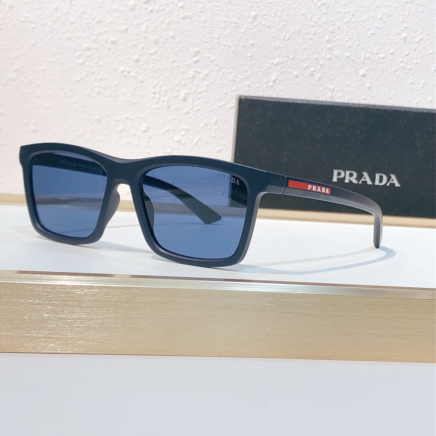Prada PRAD*