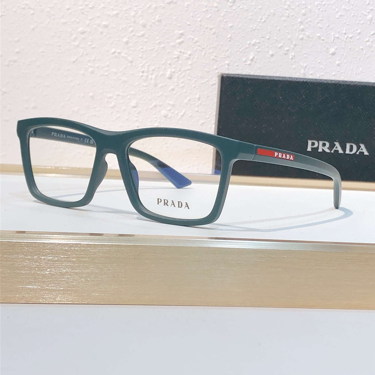Prada PRAD*