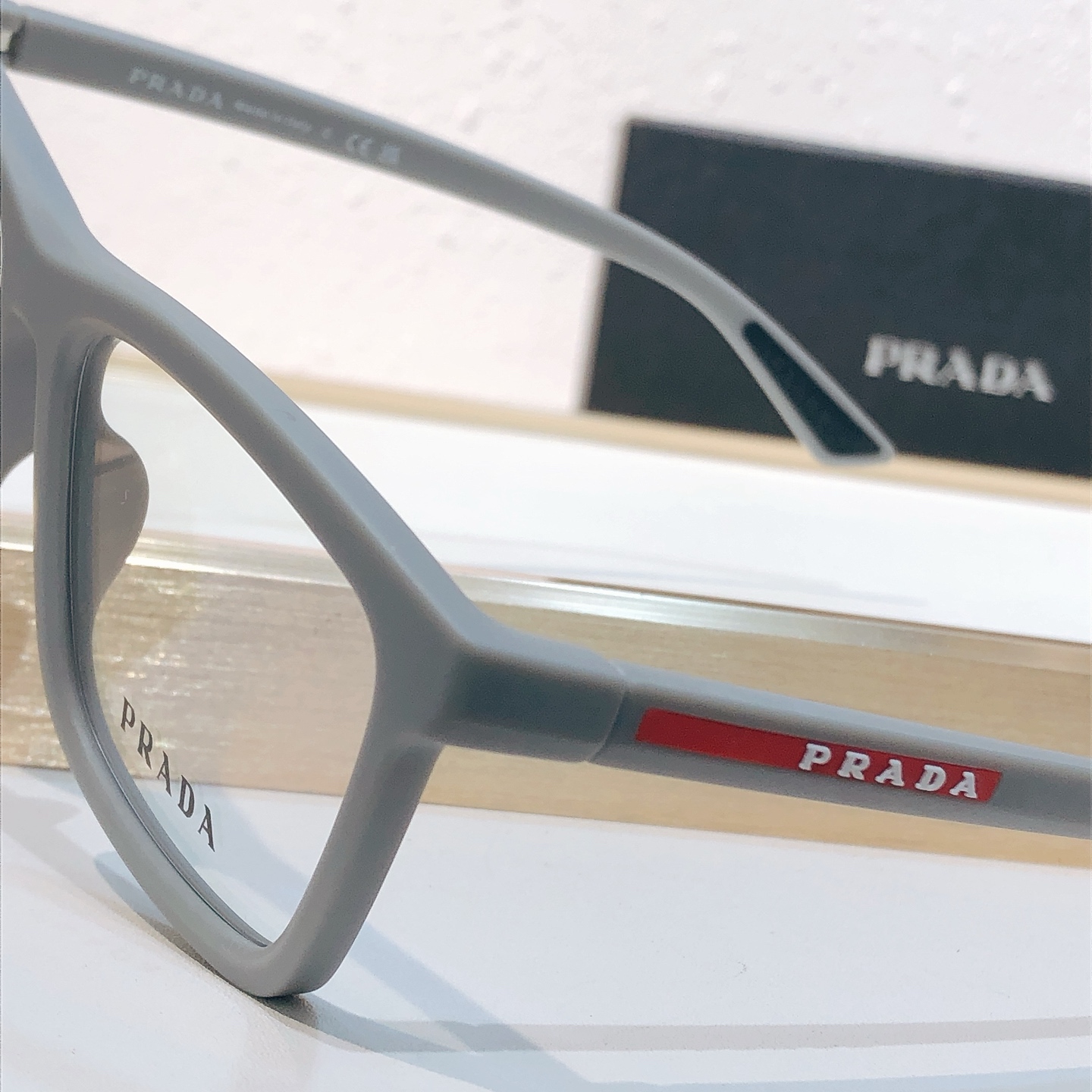 Prada PRAD*