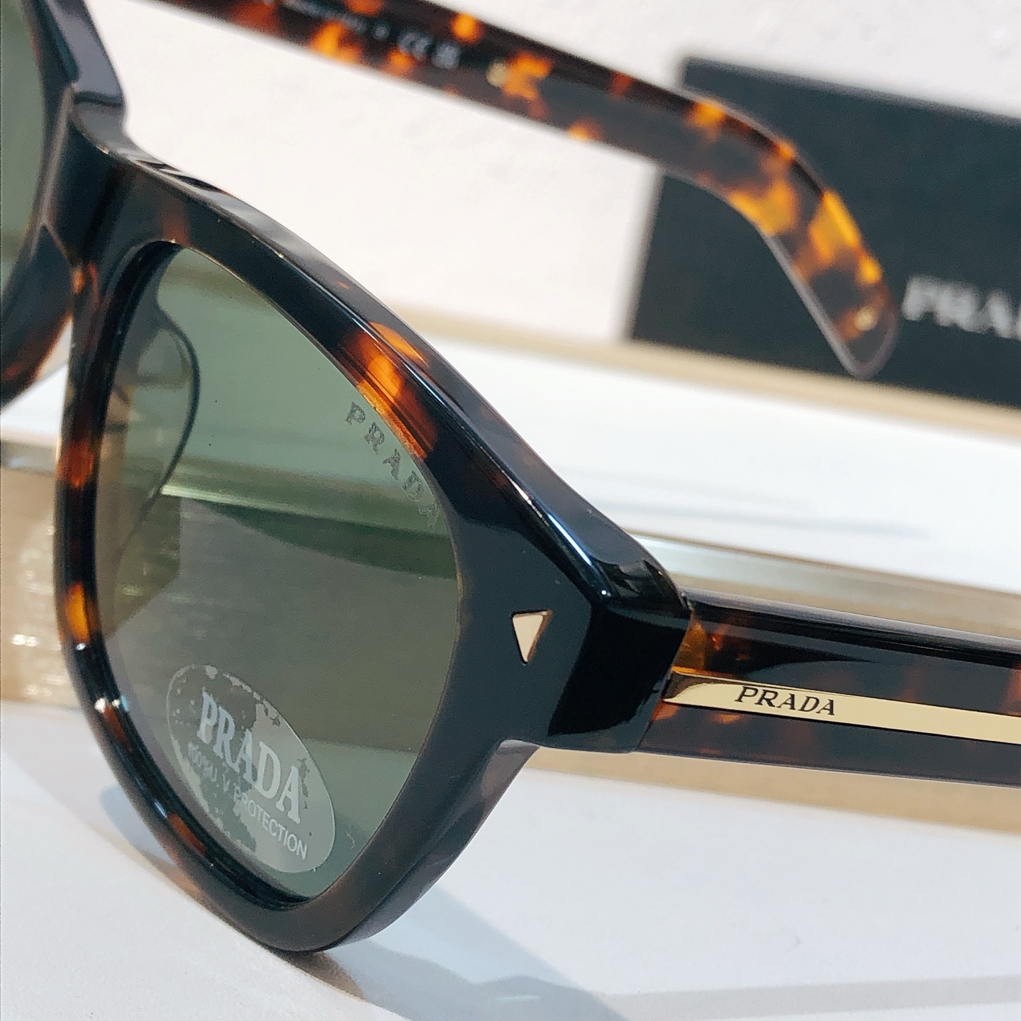 Prada PRAD*