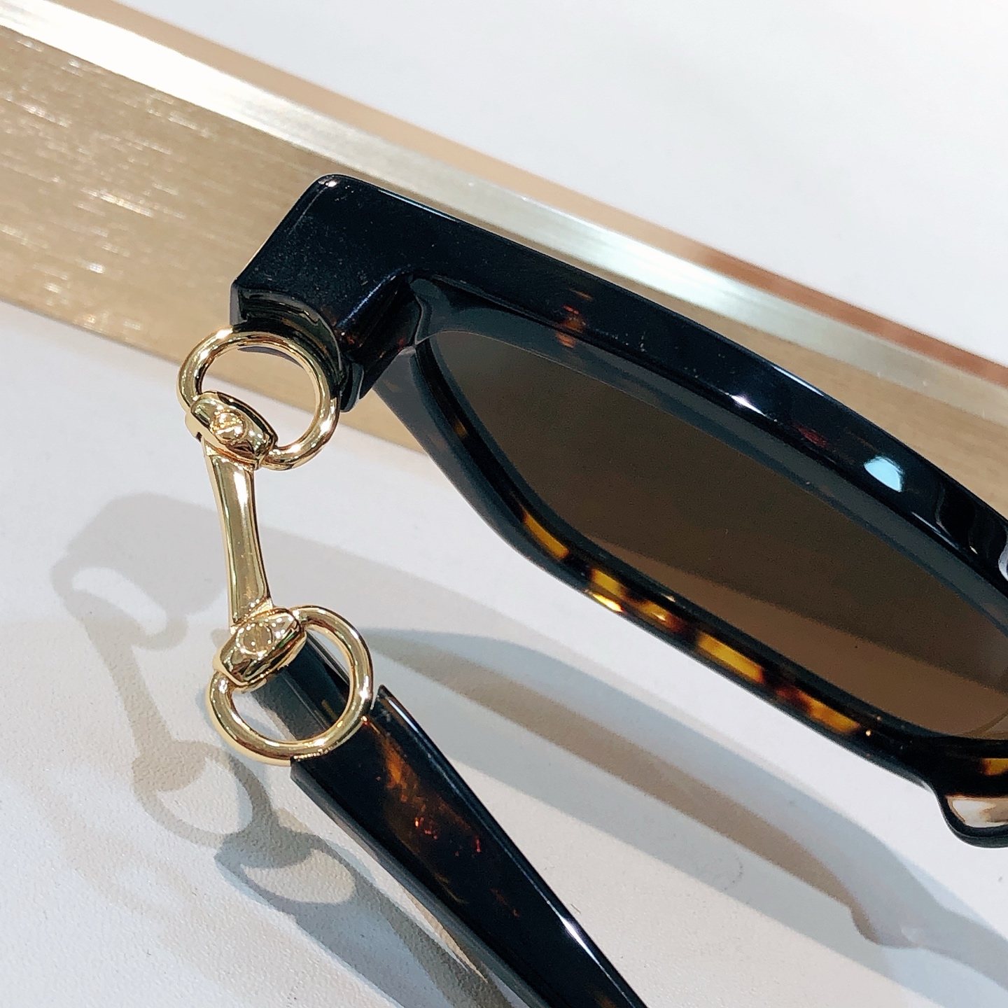 Gucci GUCCI* MODEL：GG2221S