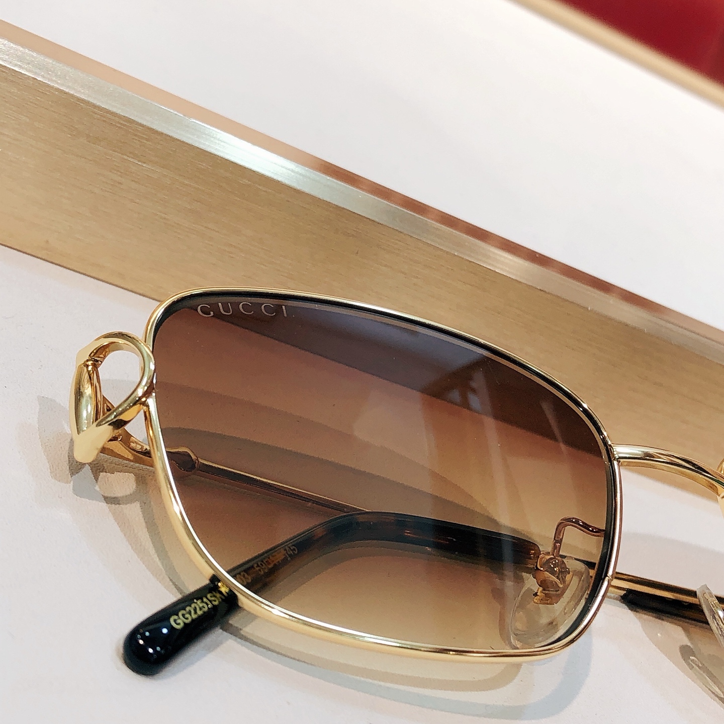 Gucci GUCCI* MODEL：GG2251SK