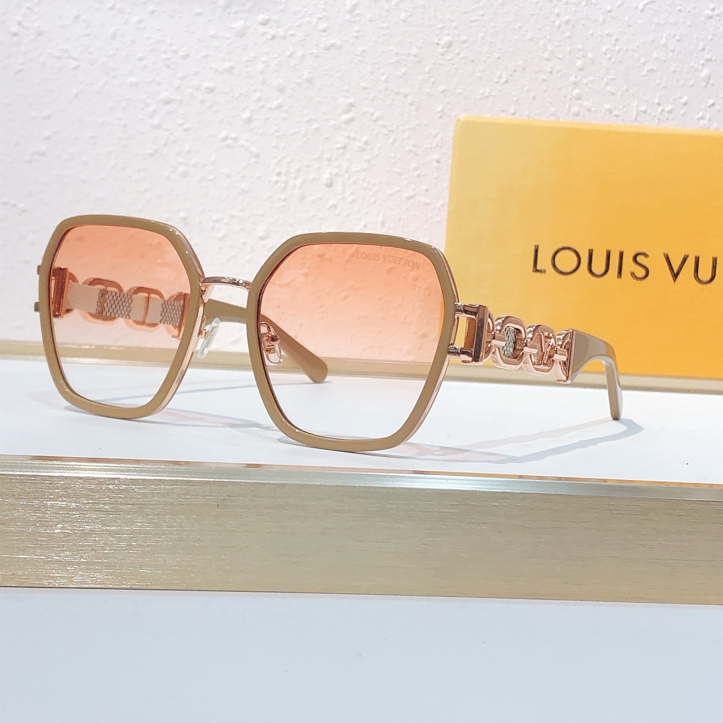 Louis Vuitton LOUIS VUITTO*MODEL：Z4063E