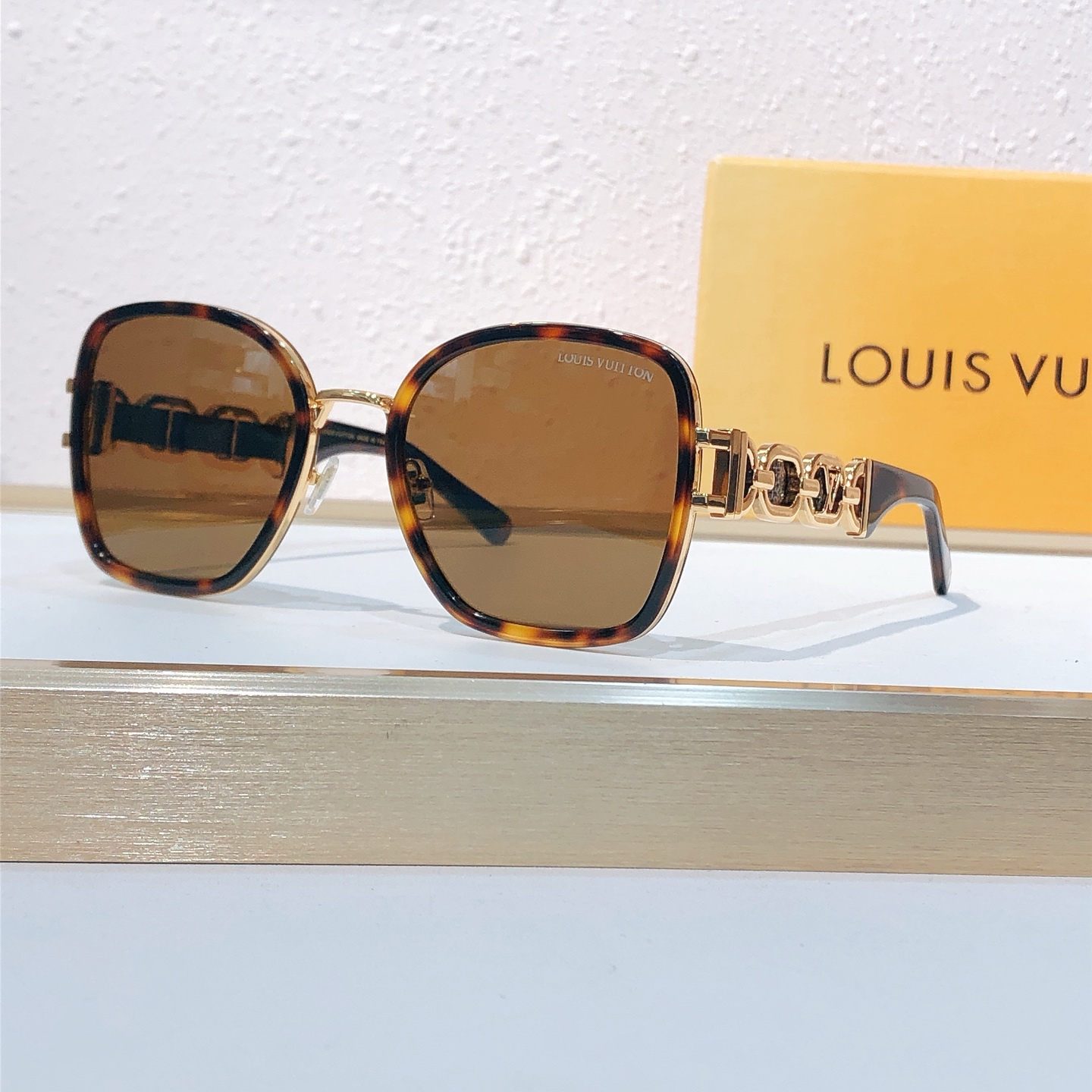 Louis Vuitton LOUIS VUITTO*