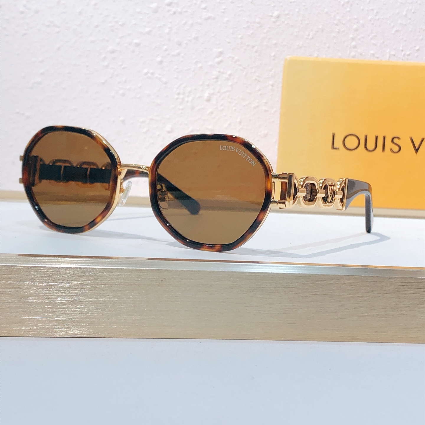 Louis Vuitton LOUIS VUITTO*