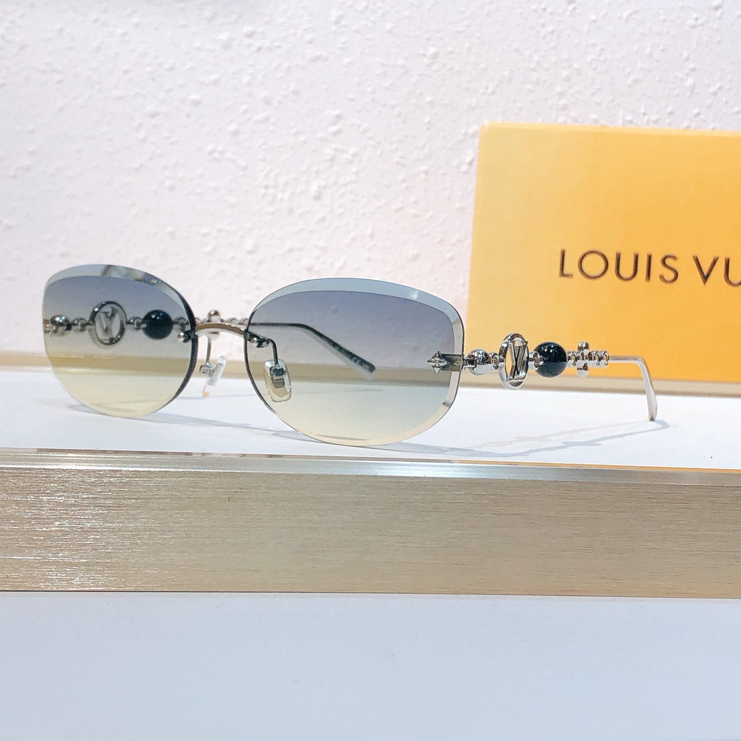 Louis Vuitton Louis Vuitto*