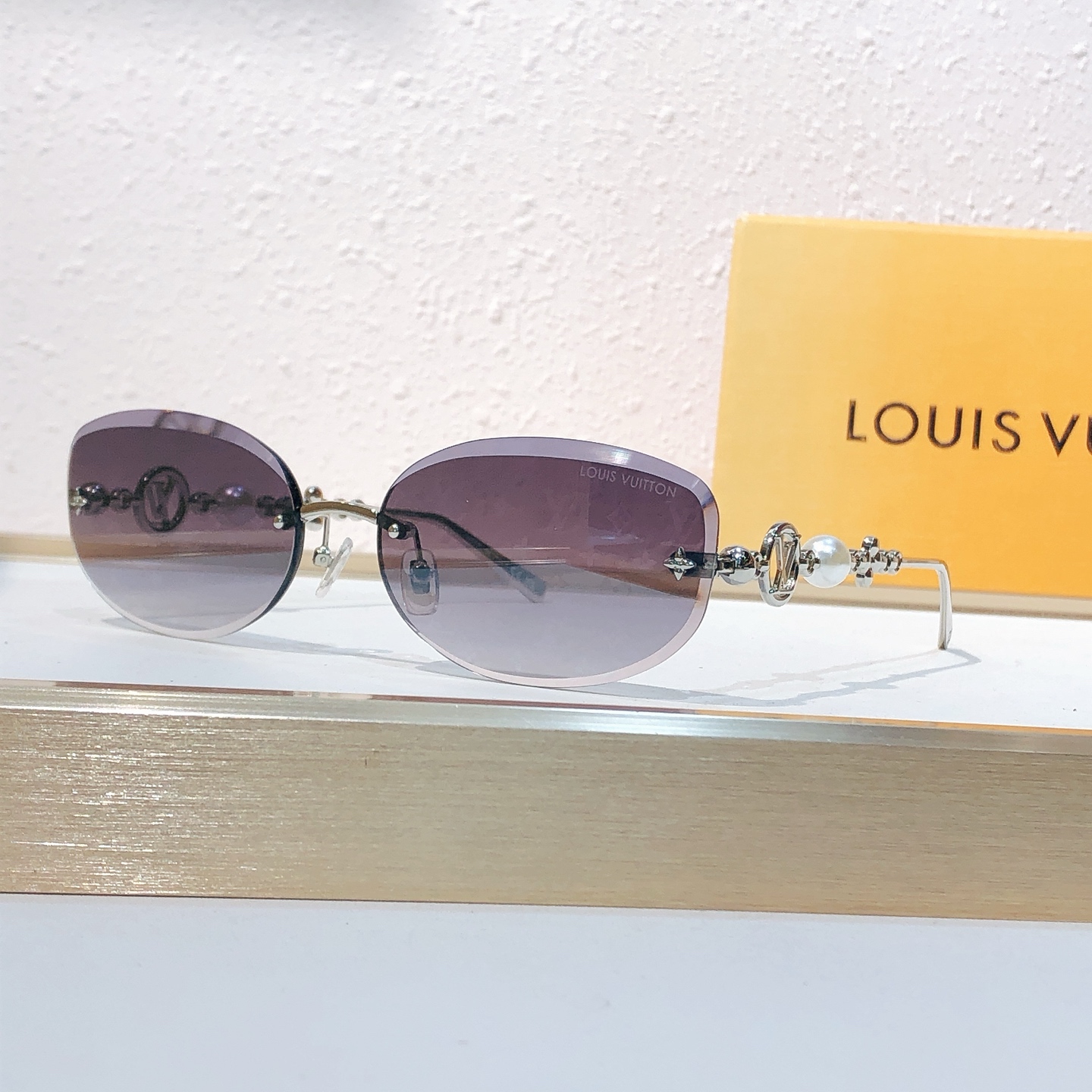 Louis Vuitton Louis Vuitto*