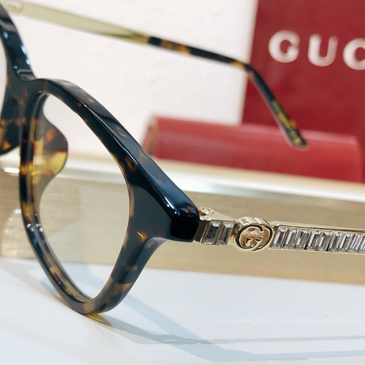 Gucci GUCC*