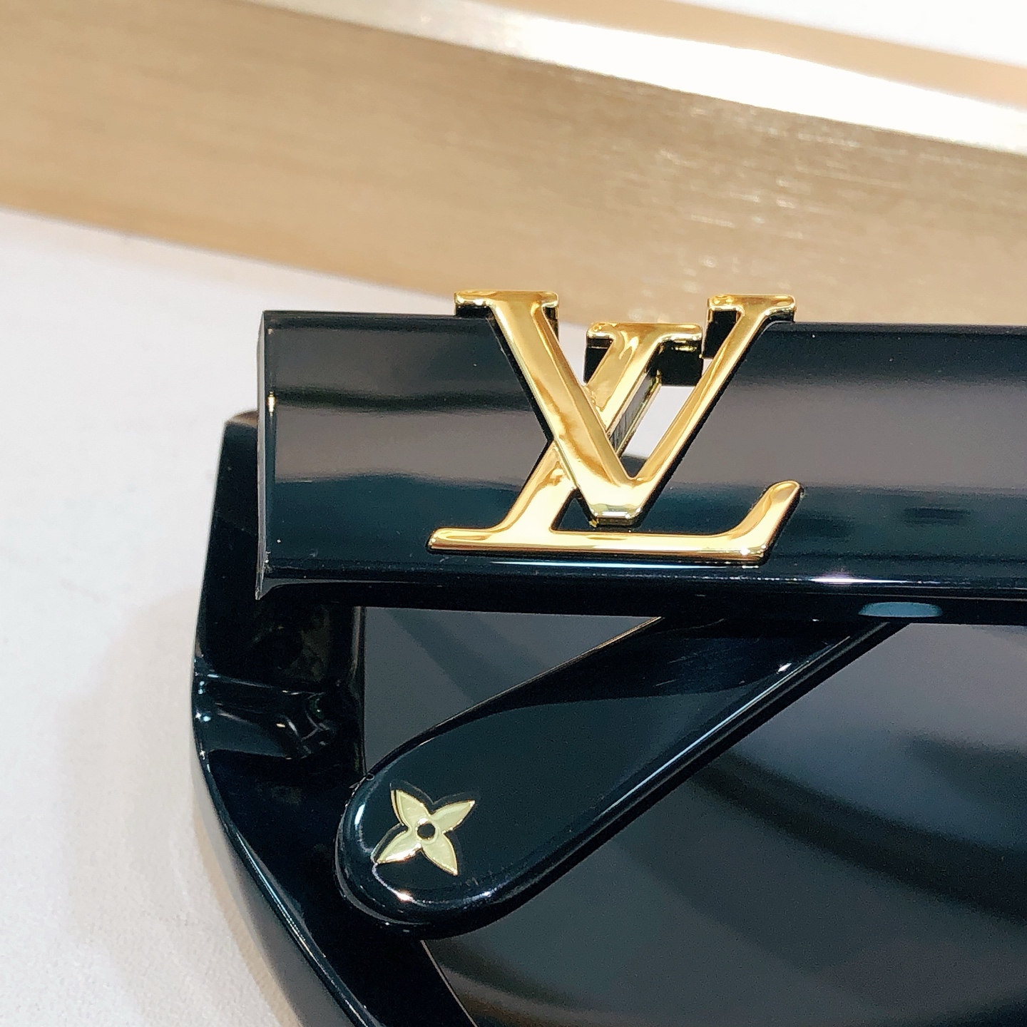 Louis Vuitton 刘亦菲最新同款。 LOUIS VUITTON*MODEL：Z1733W