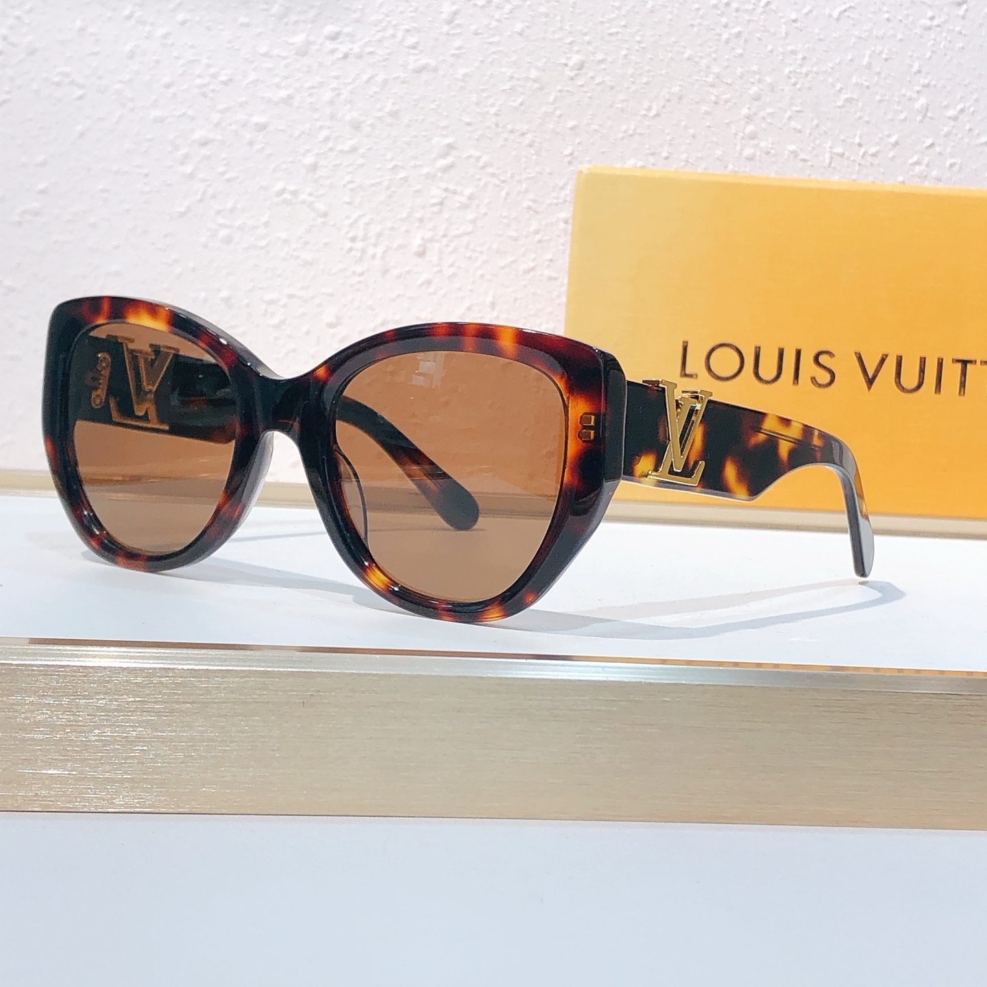 Louis Vuitton 刘亦菲最新同款。 LOUIS VUITTON*MODEL：Z1733W