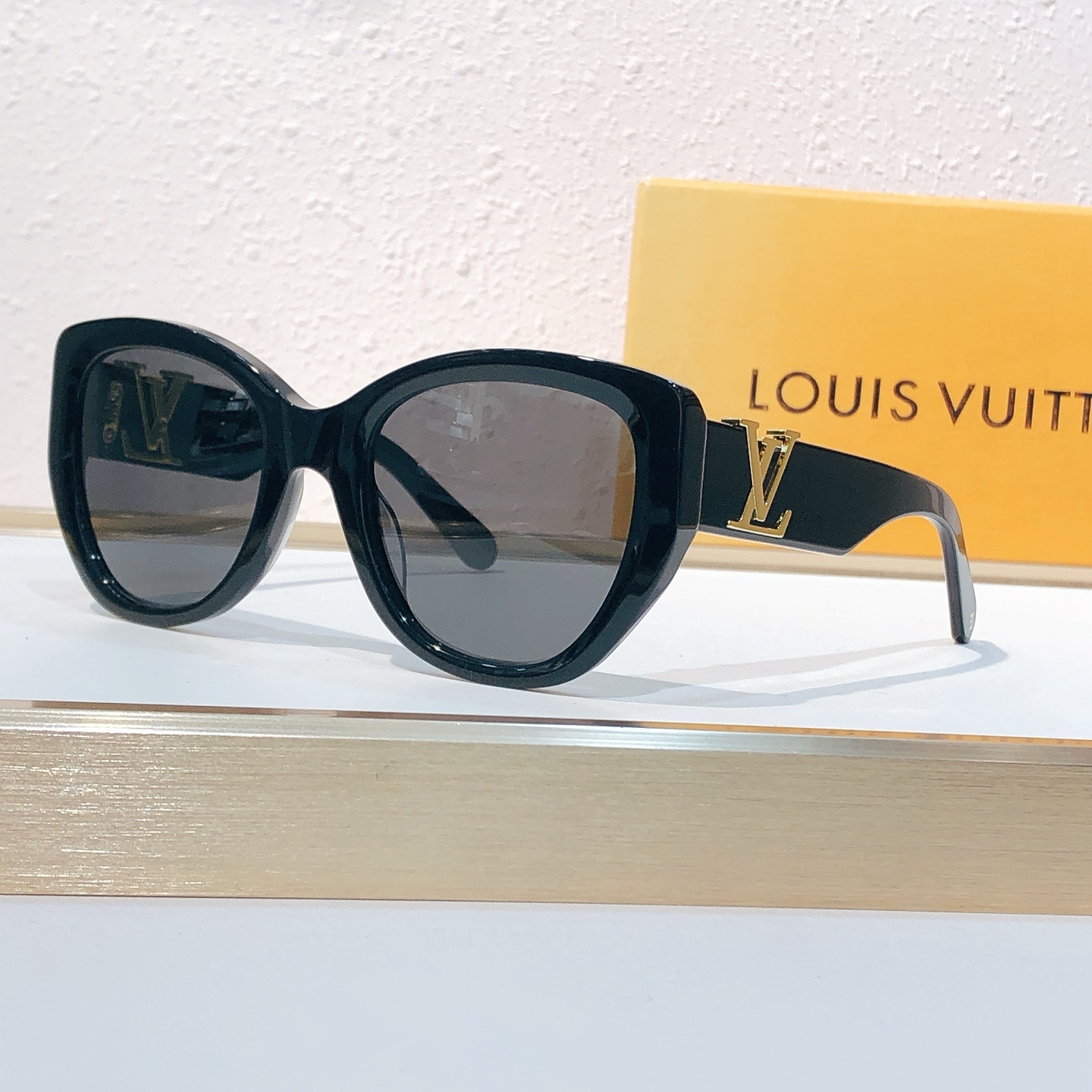 Louis Vuitton 刘亦菲最新同款。 LOUIS VUITTON*MODEL：Z1733W