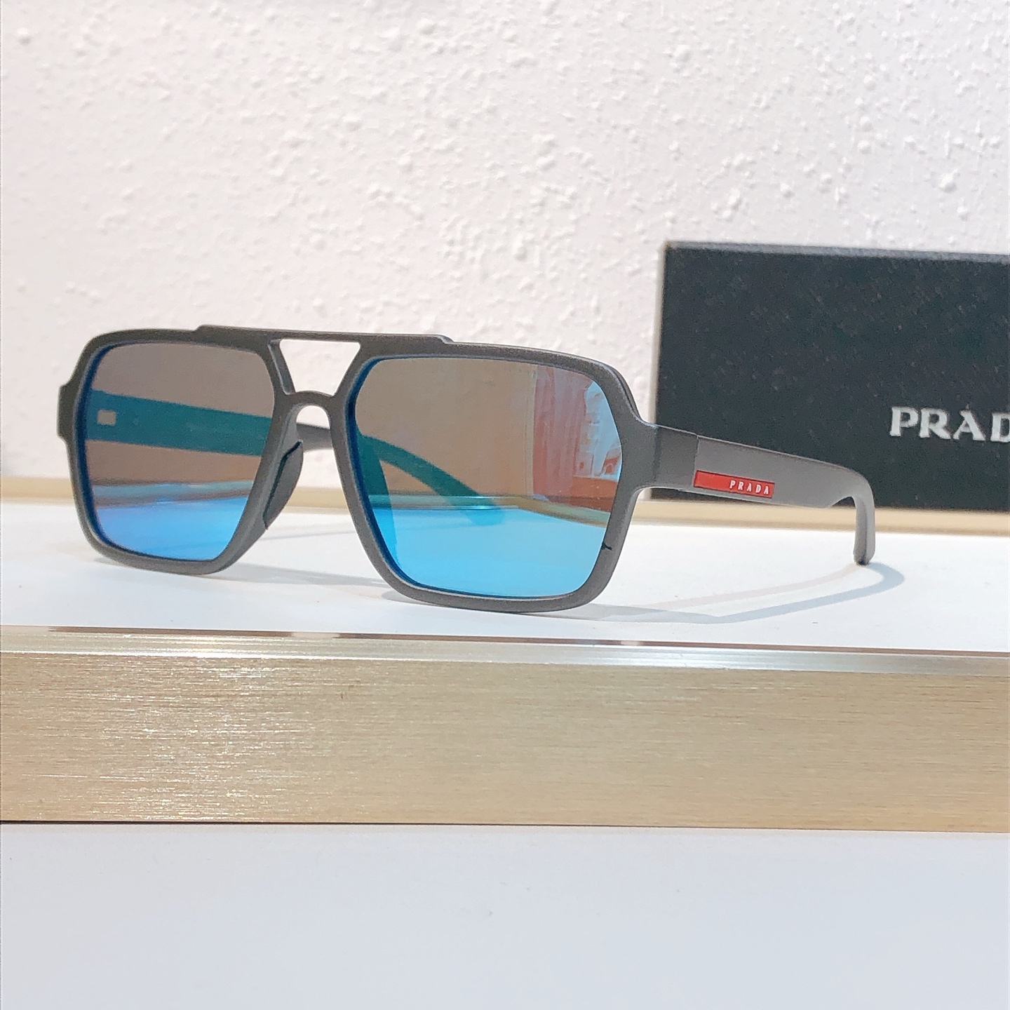 Prada PRAD*