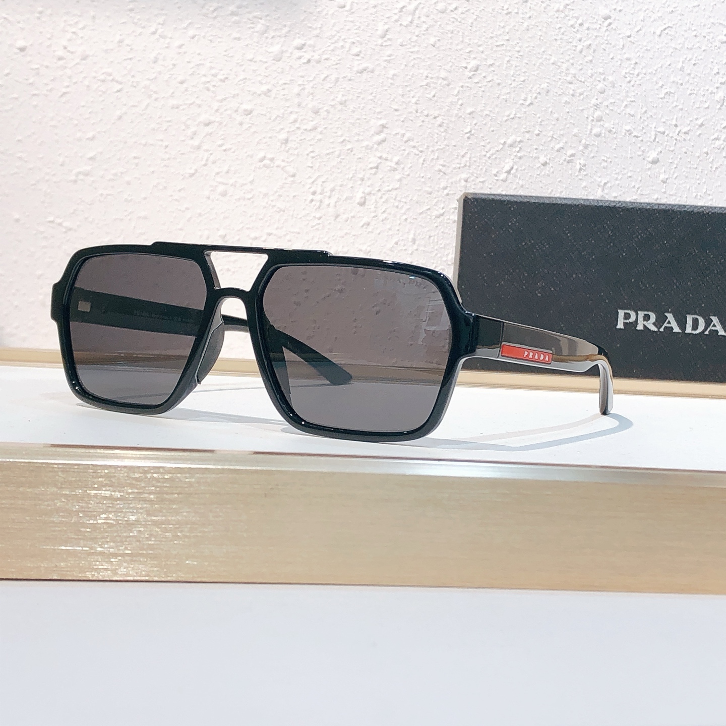 Prada PRAD*