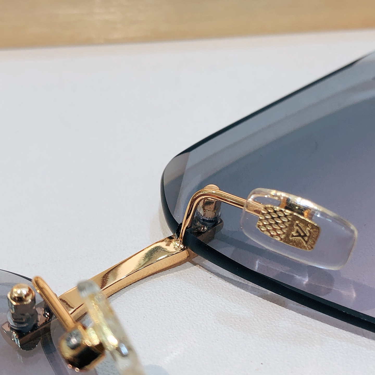 Louis Vuitton LOUIS VUITTO*