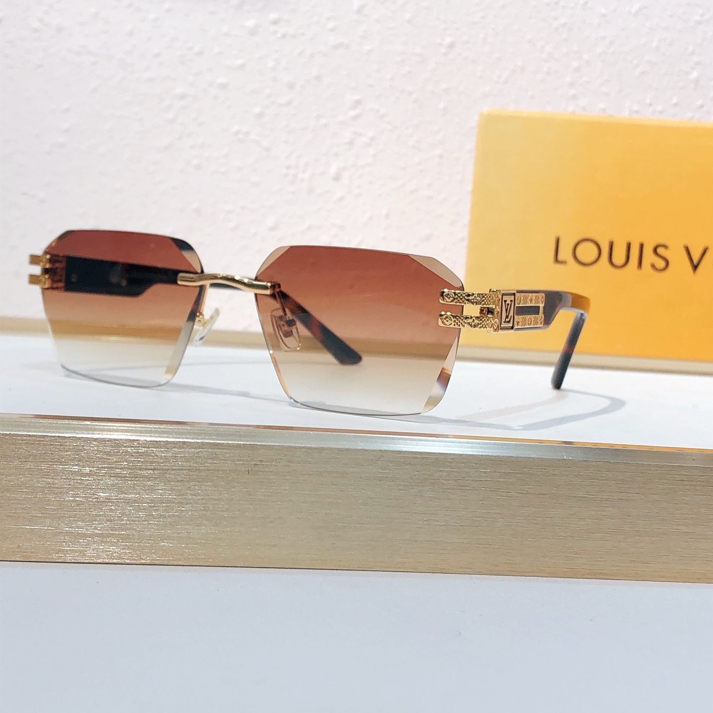 Louis Vuitton LOUIS VUITTO*