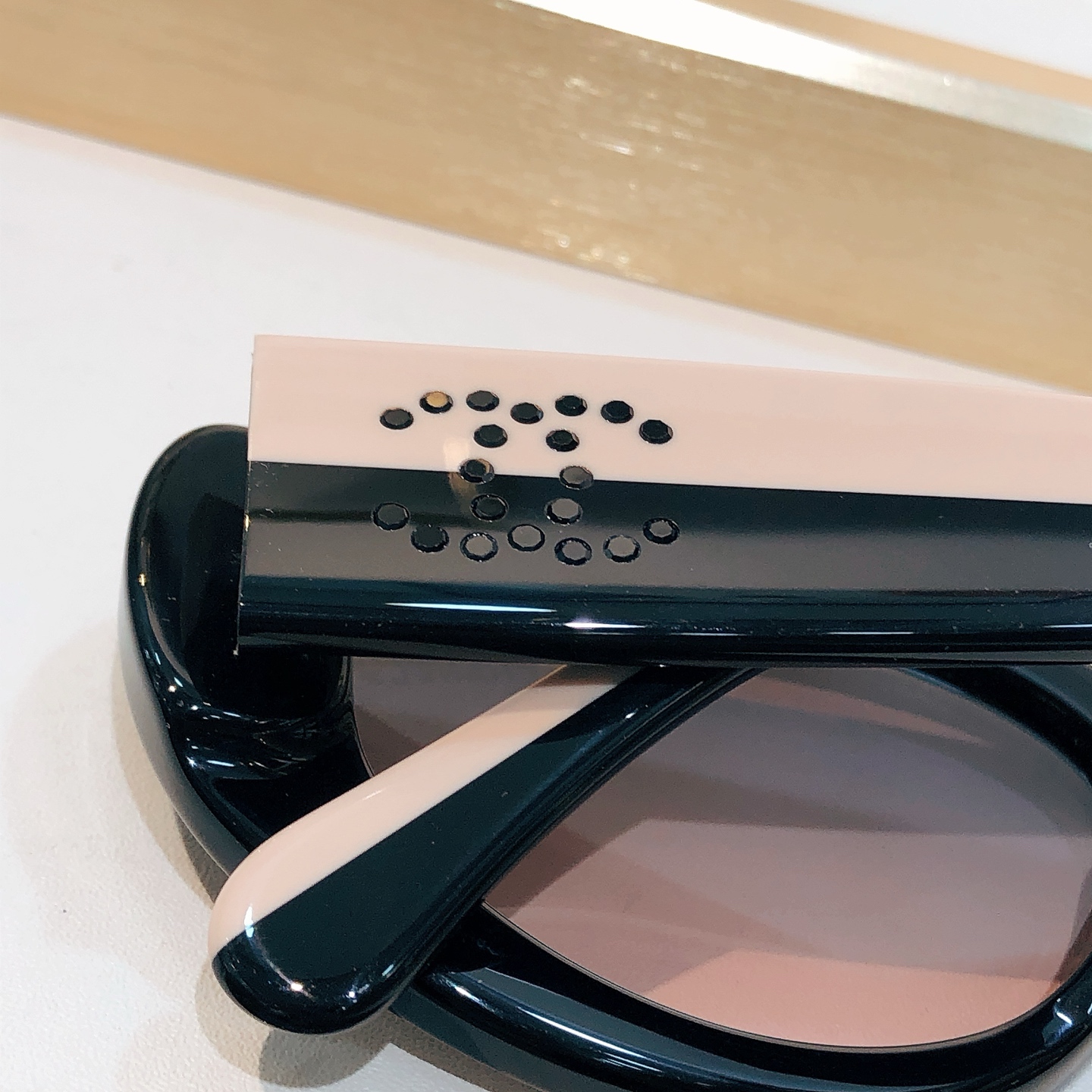 Chanel CHANEL*MODEL：CH5562B