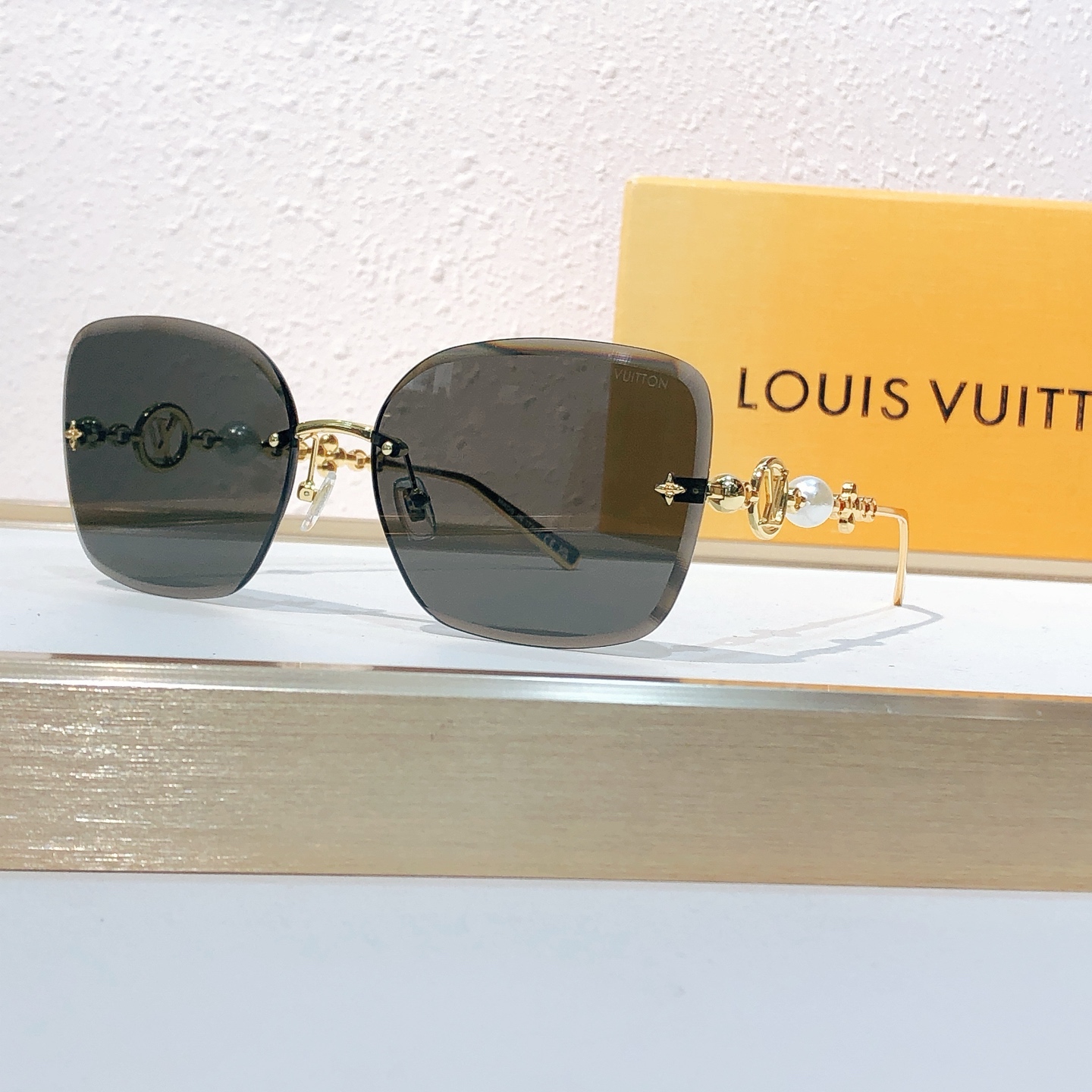 Louis Vuitton Louis Vuitto*