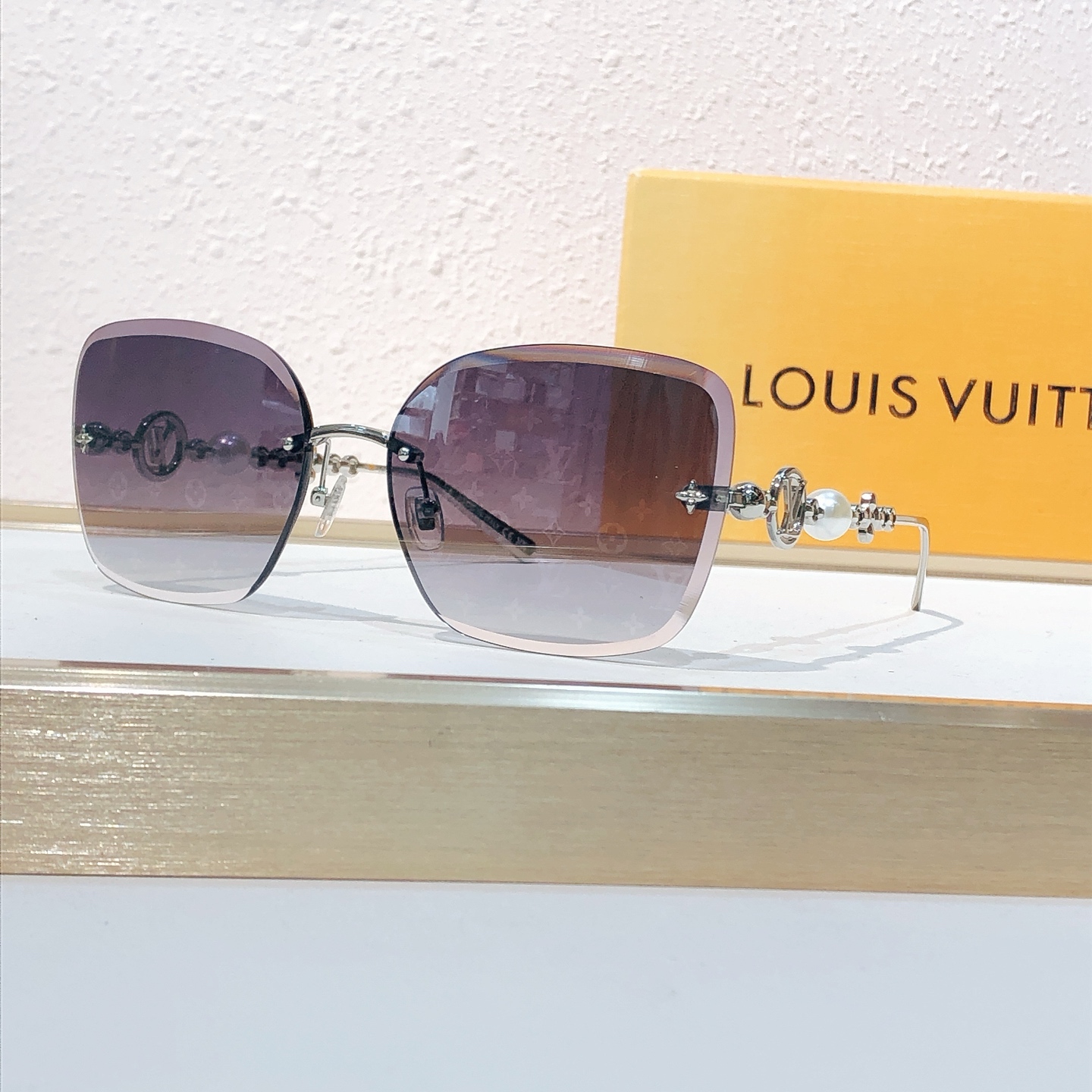 Louis Vuitton Louis Vuitto*