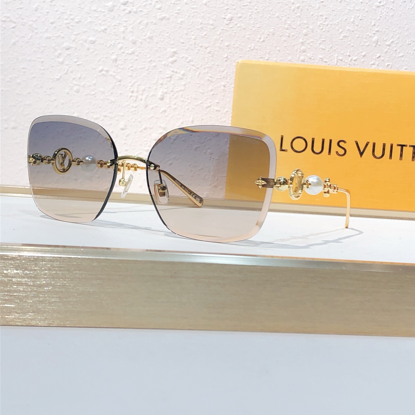 Louis Vuitton Louis Vuitto*