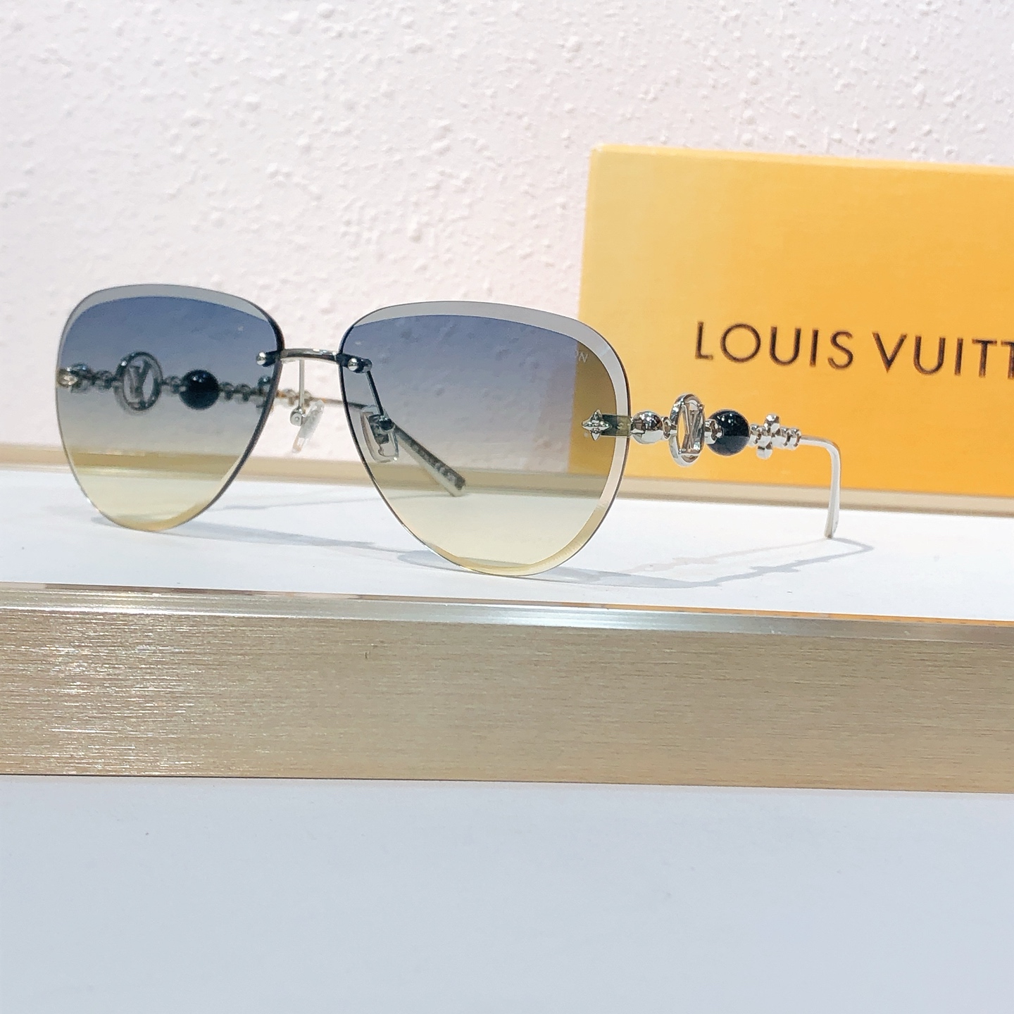 Louis Vuitton Louis Vuitto*