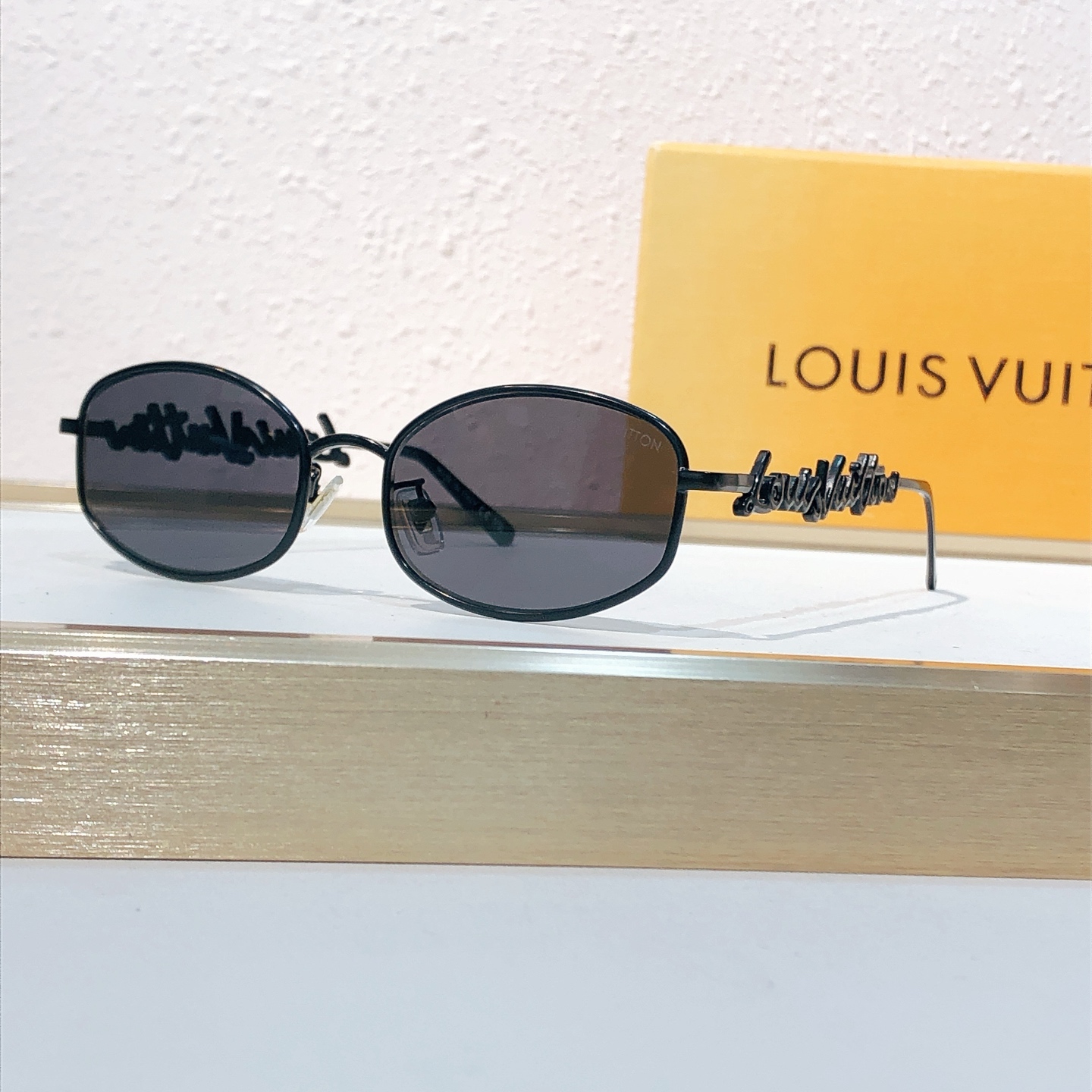 Louis Vuitton Louis Vuitto*