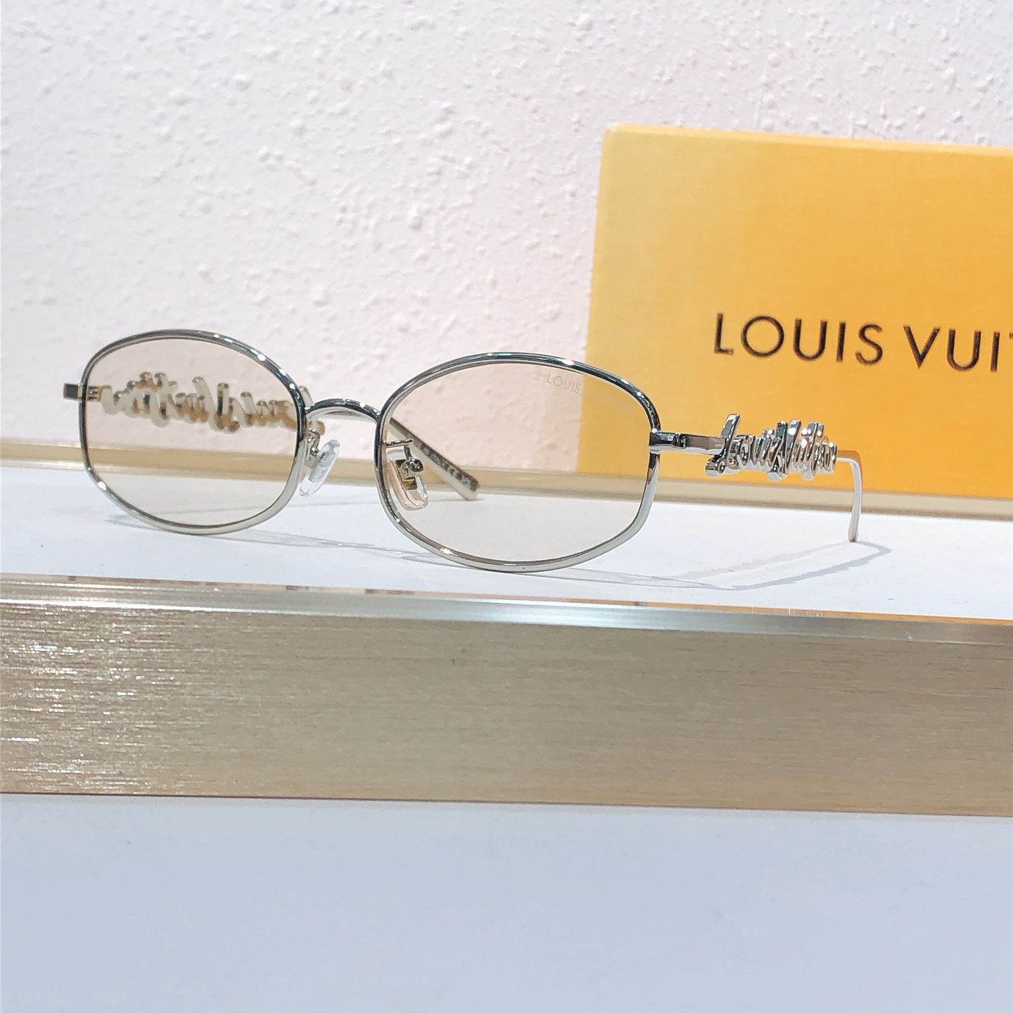 Louis Vuitton Louis Vuitto*