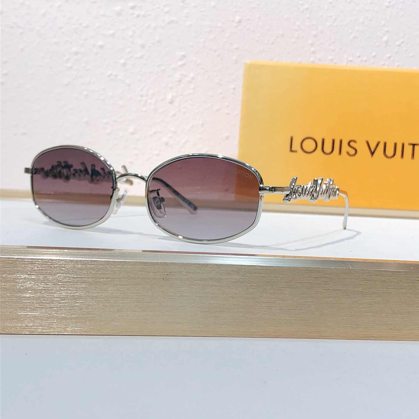Louis Vuitton Louis Vuitto*