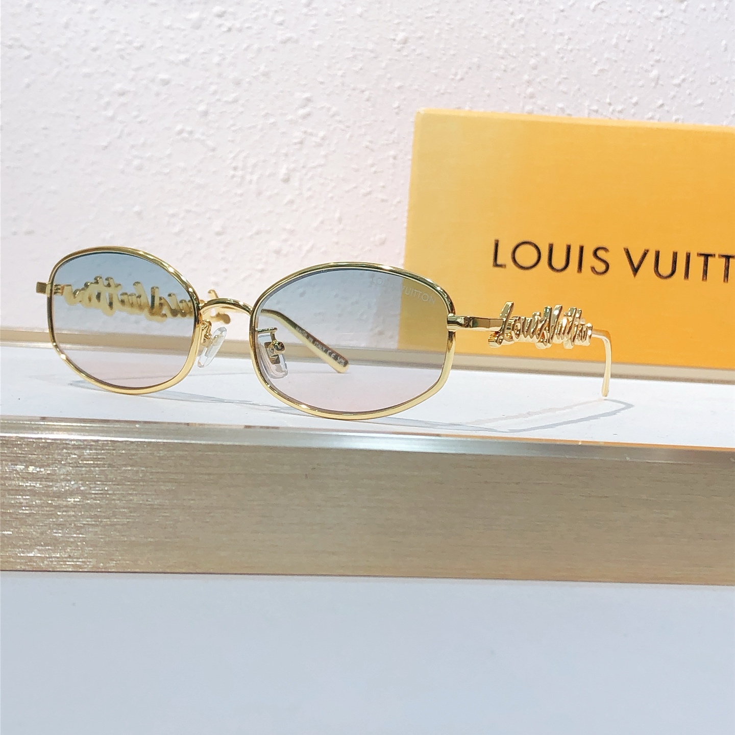Louis Vuitton Louis Vuitto*