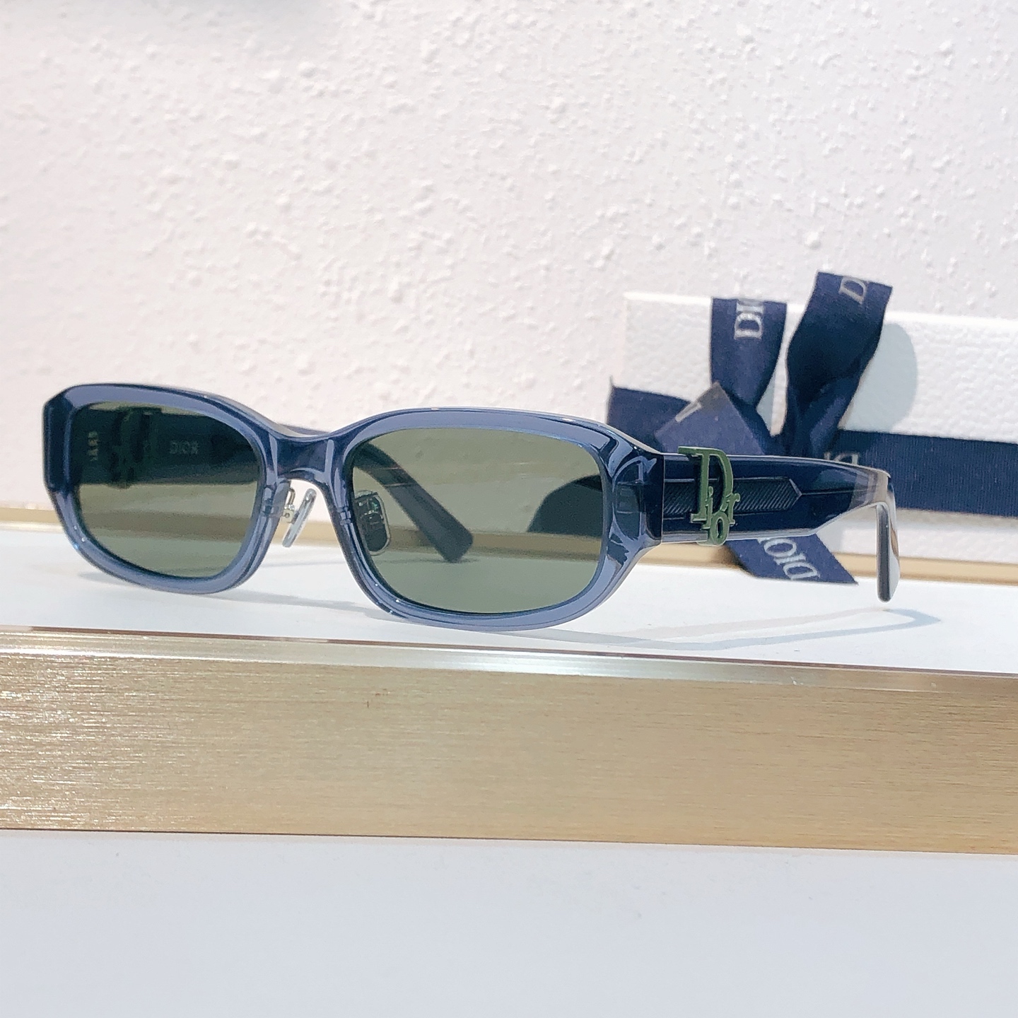Dior DIO* MODEL：Dior Oblique R2F