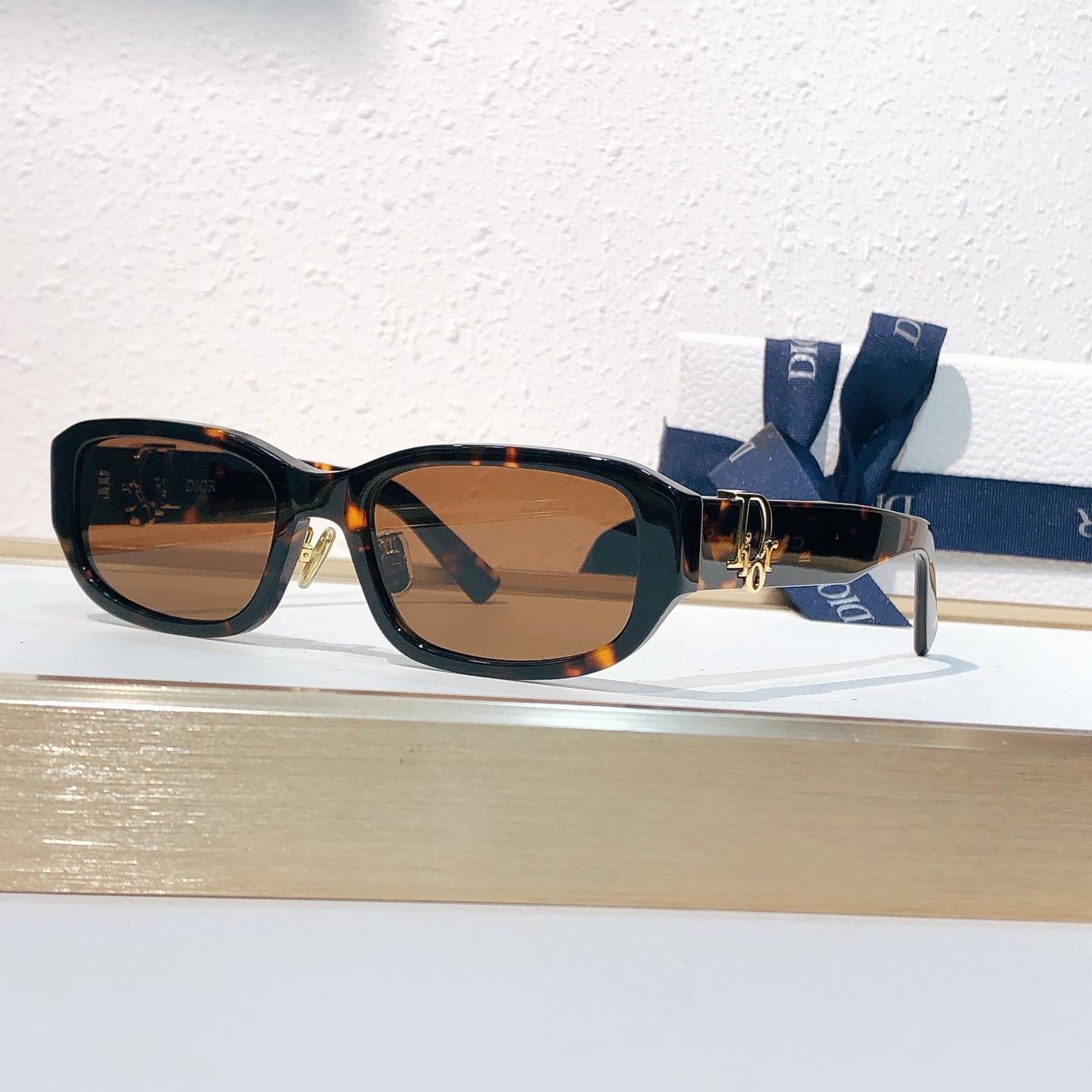 Dior DIO* MODEL：Dior Oblique R2F