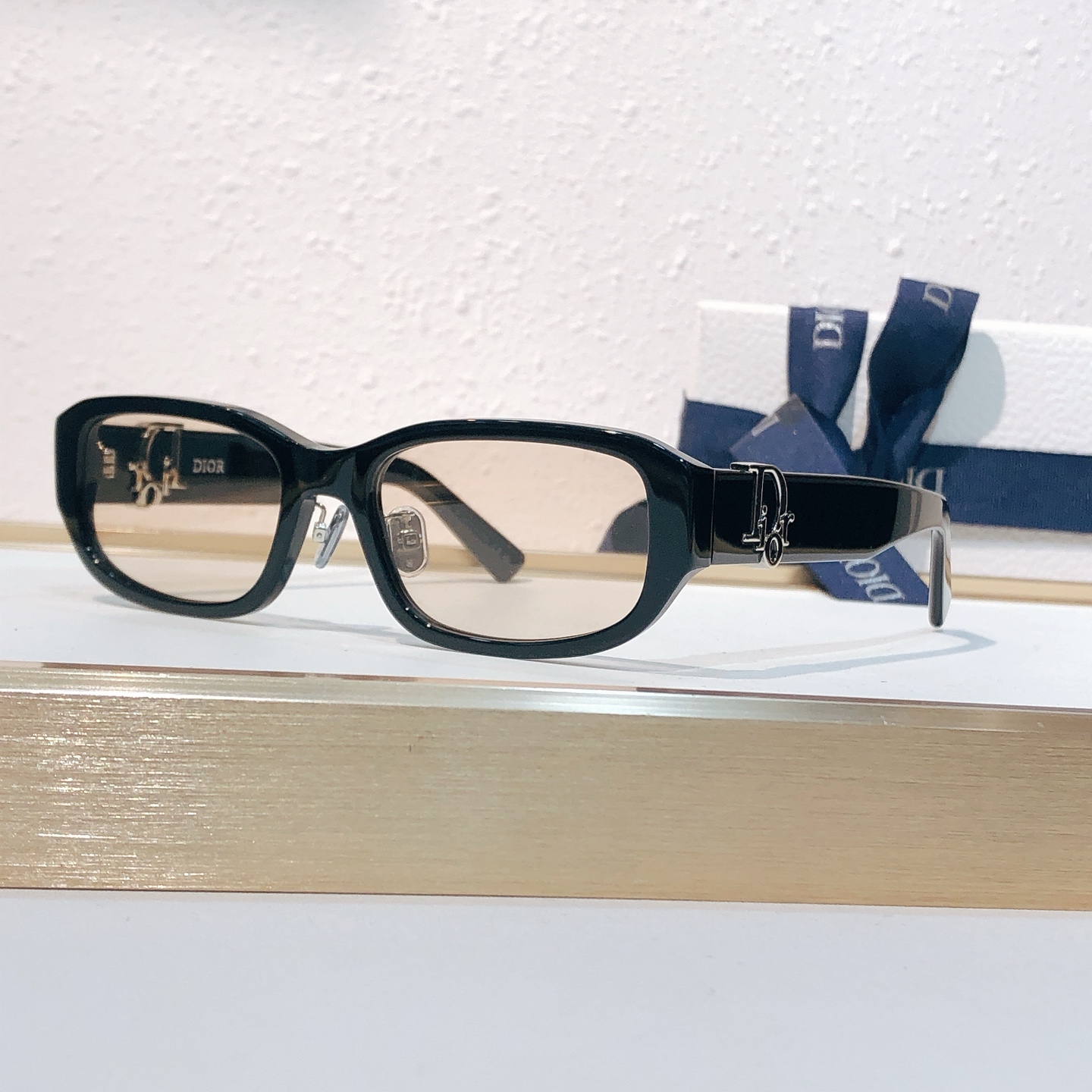 Dior DIO* MODEL：Dior Oblique R2F