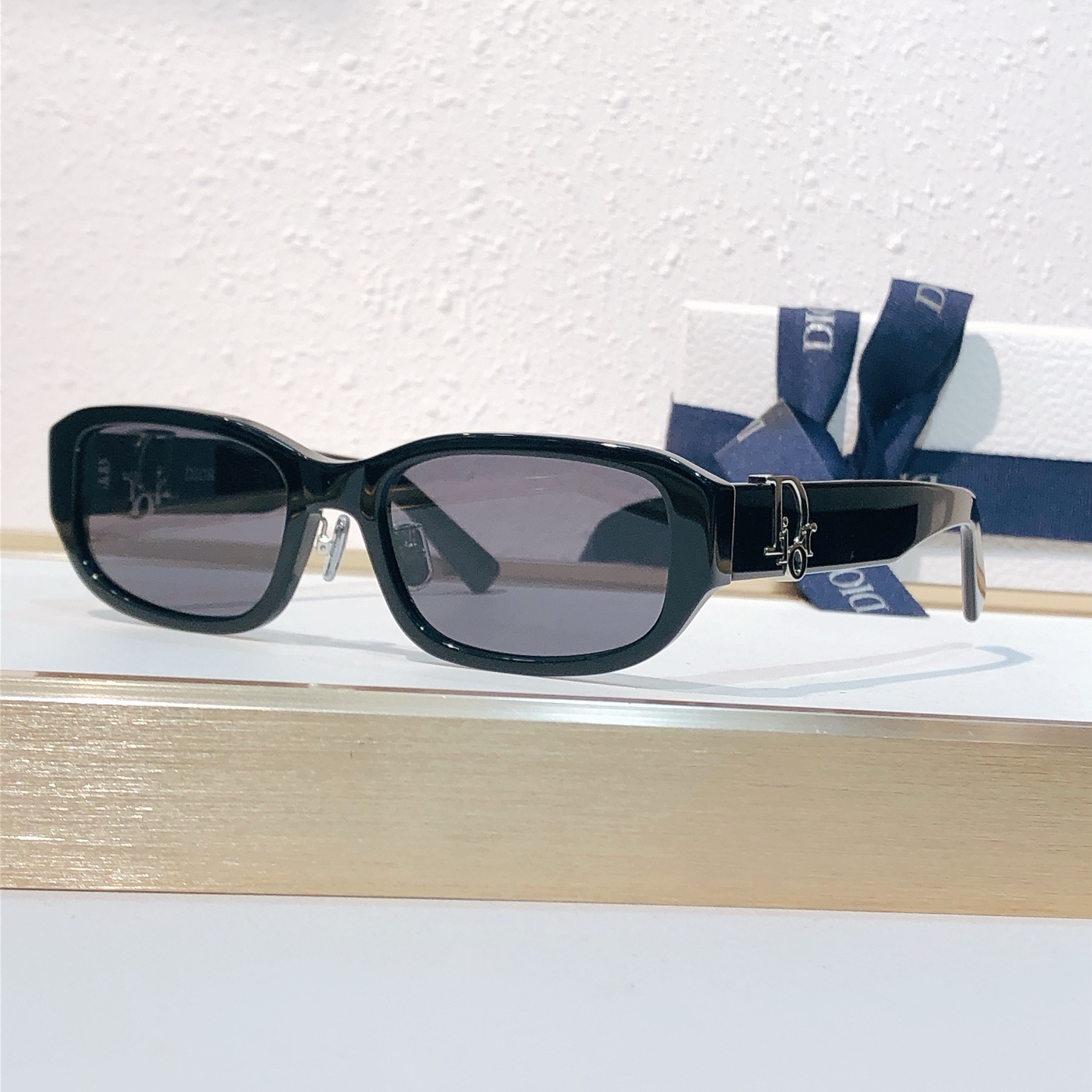 Dior DIO* MODEL：Dior Oblique R2F