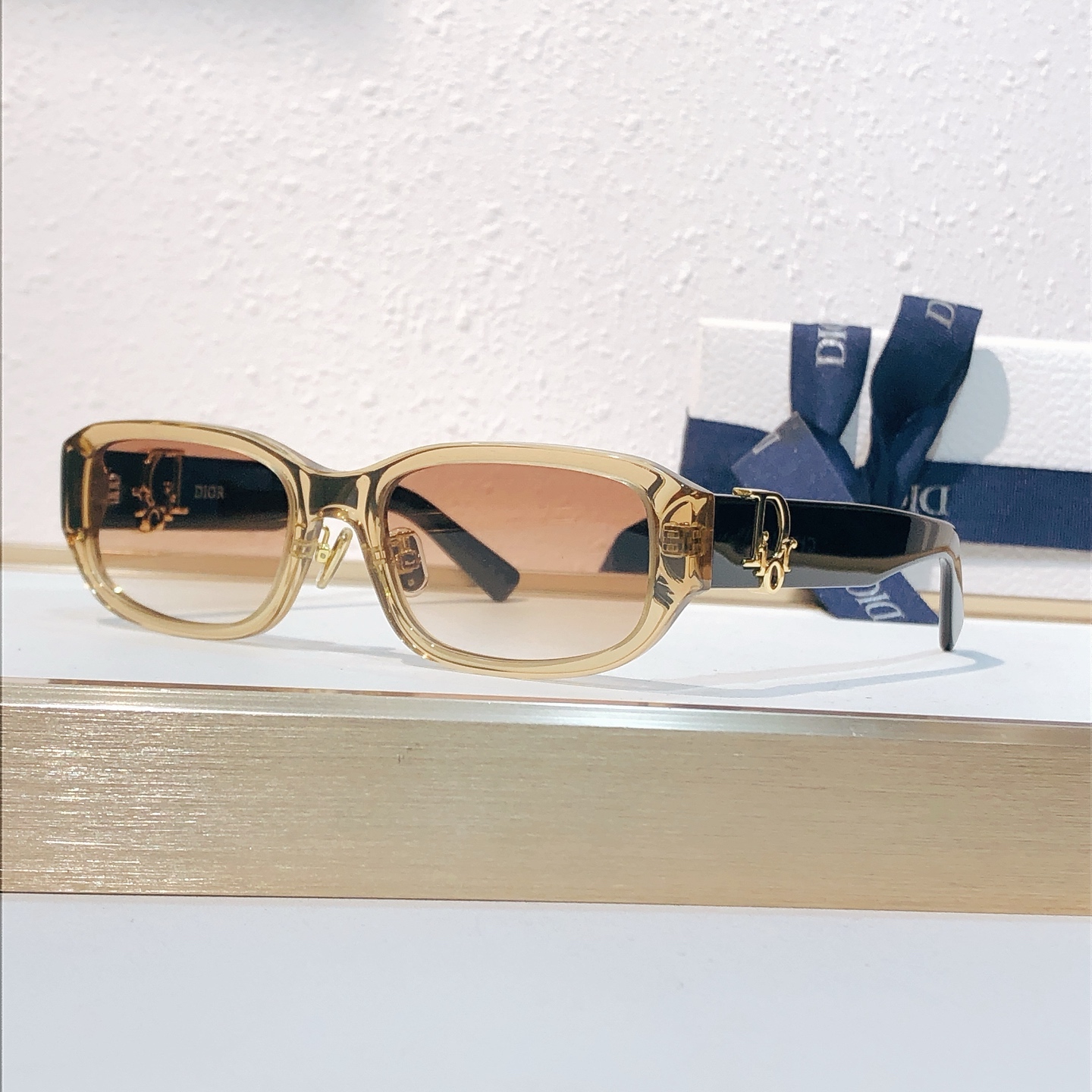 Dior DIO* MODEL：Dior Oblique R2F