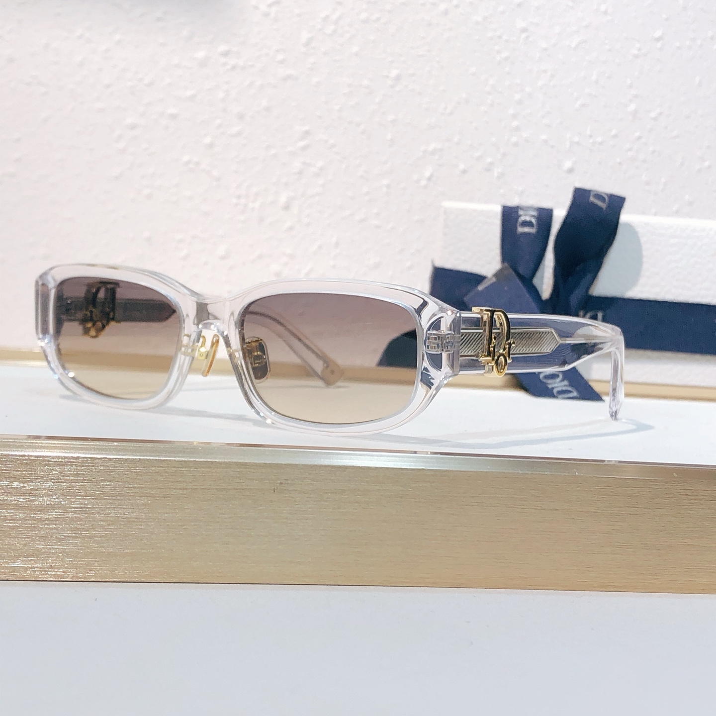 Dior DIO* MODEL：Dior Oblique R2F