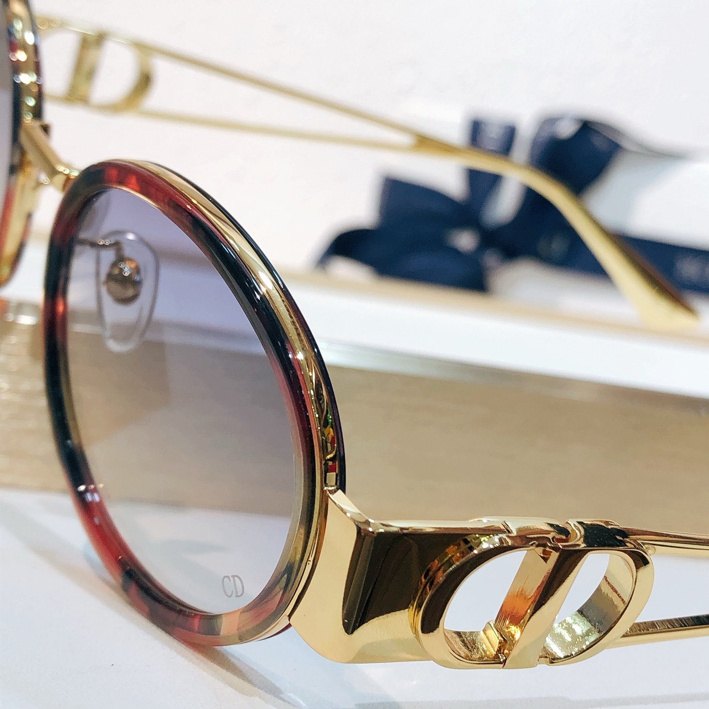 Dior DIO* MODEL：CD S16F