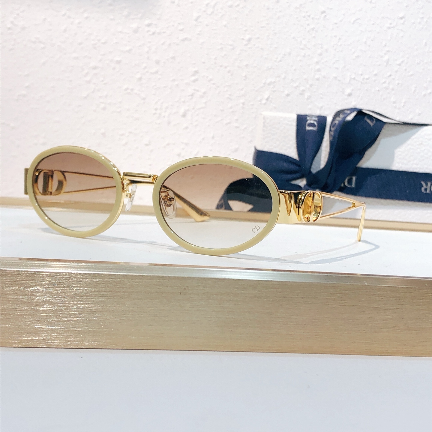 Dior DIO* MODEL：CD S16F