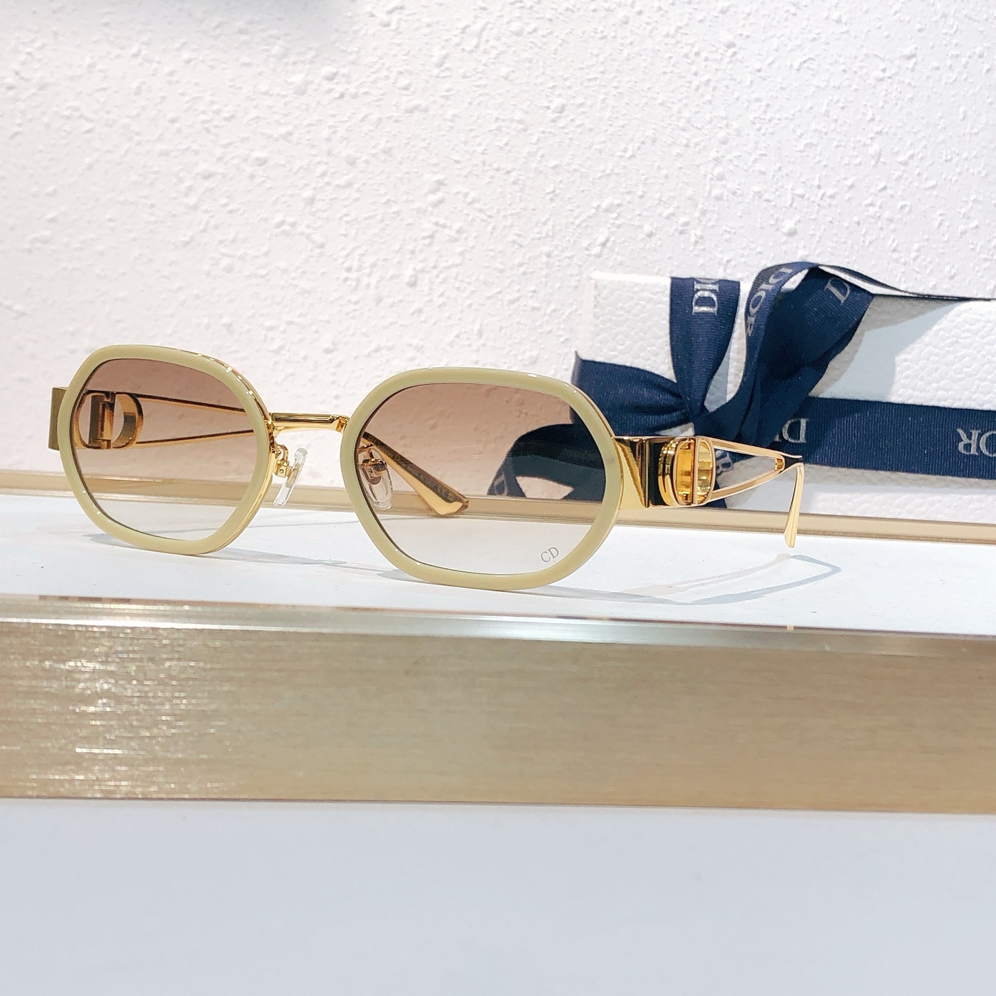 Dior DIO* MODEL：CD S15F