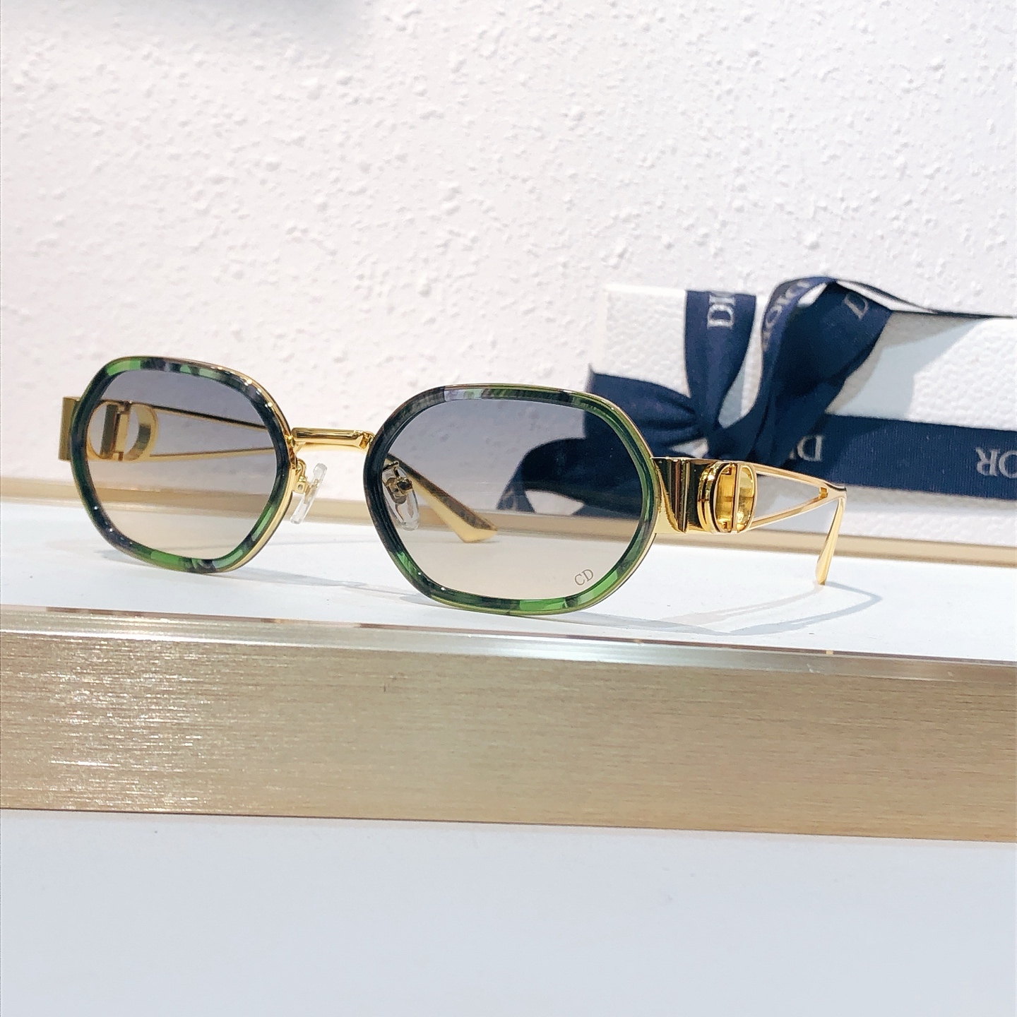Dior DIO* MODEL：CD S15F