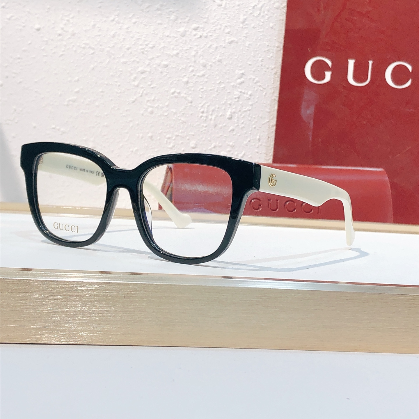 Gucci GUCCI*