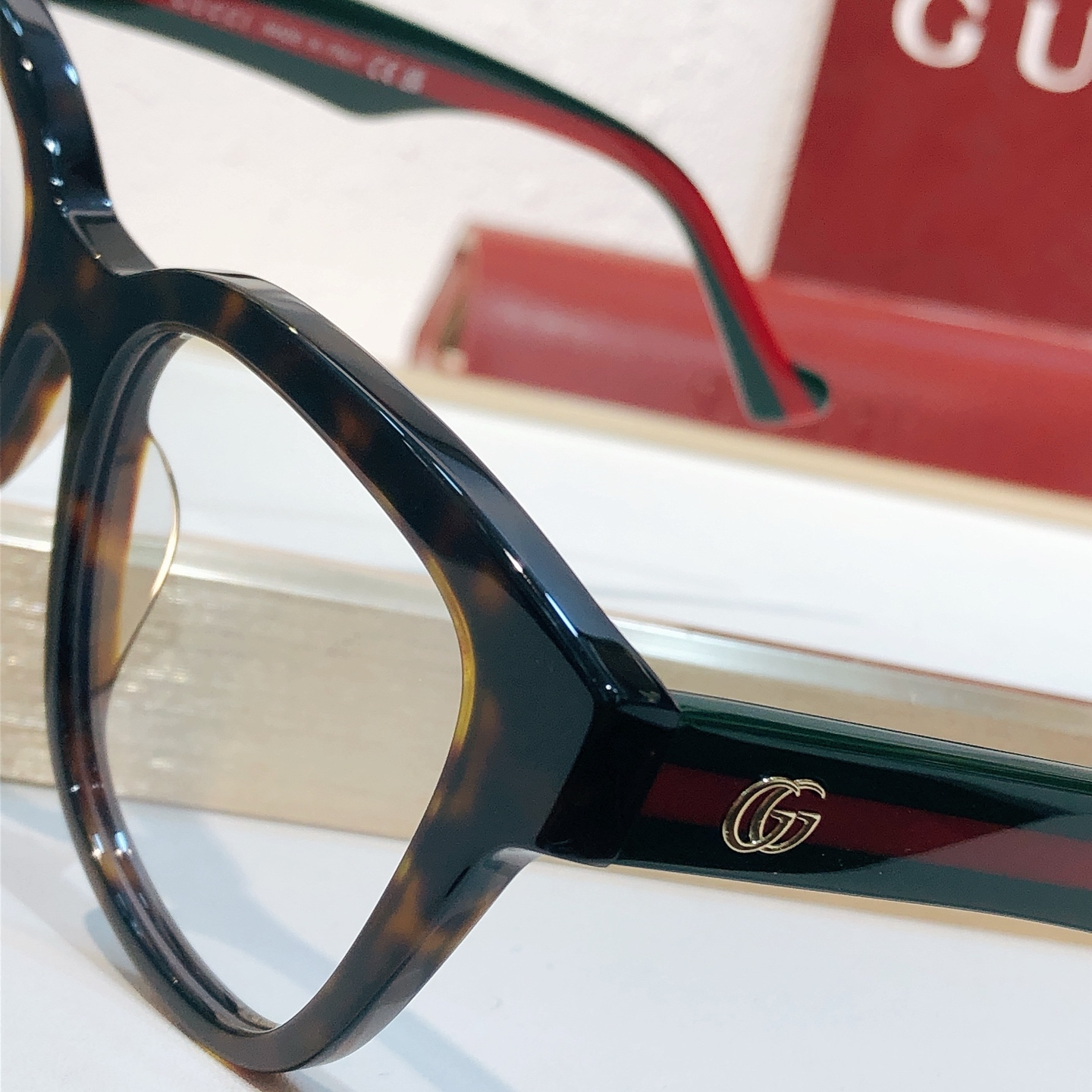 Gucci GUCCI*