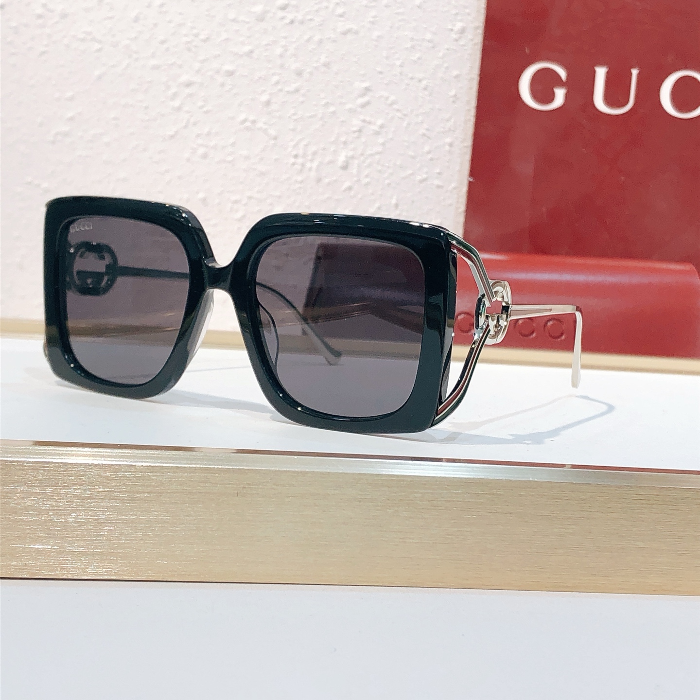 Gucci GUCCI*